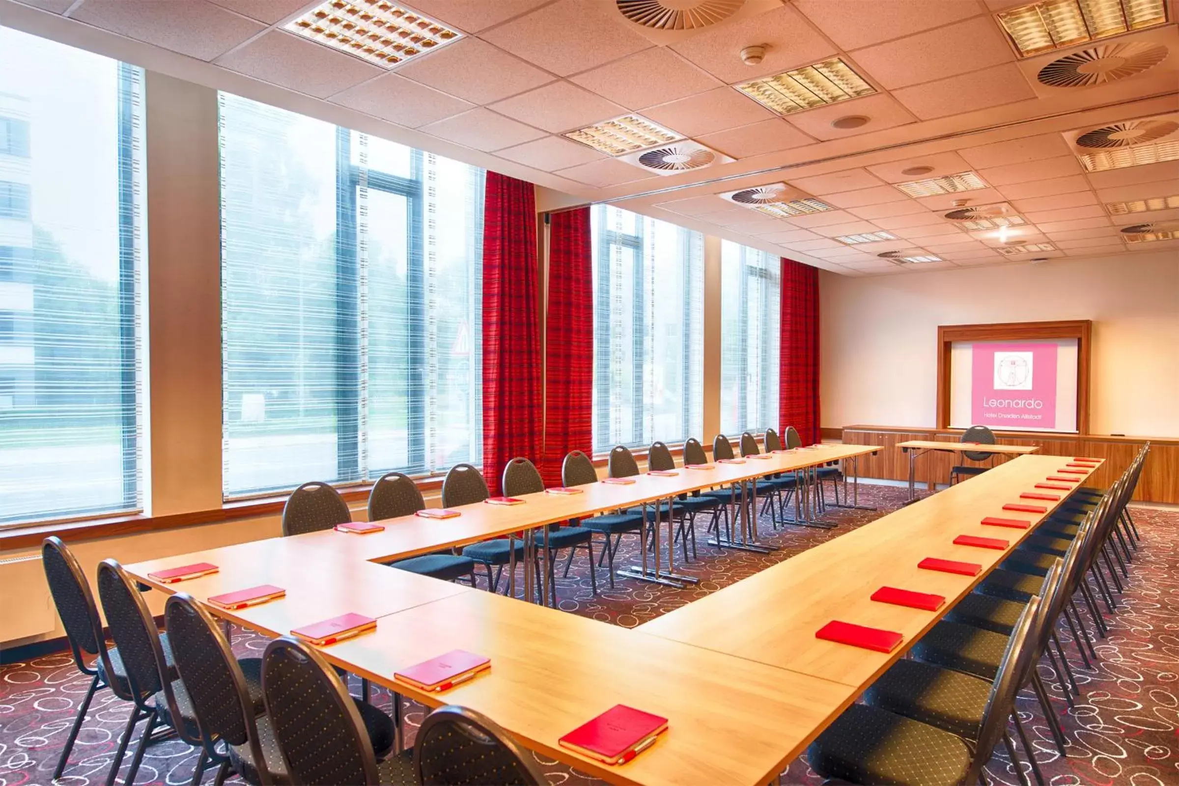 Business facilities in Leonardo Hotel Dresden Altstadt