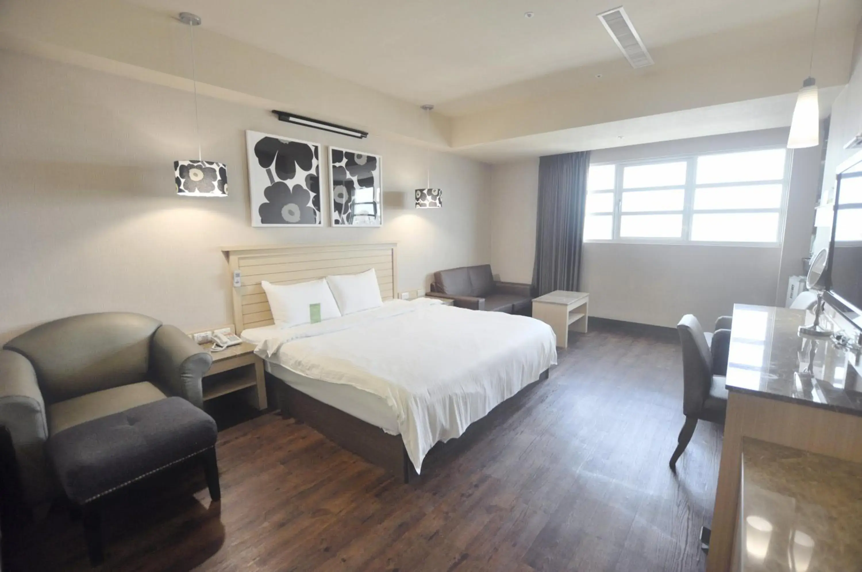 Photo of the whole room in Kindness Hotel Qixian