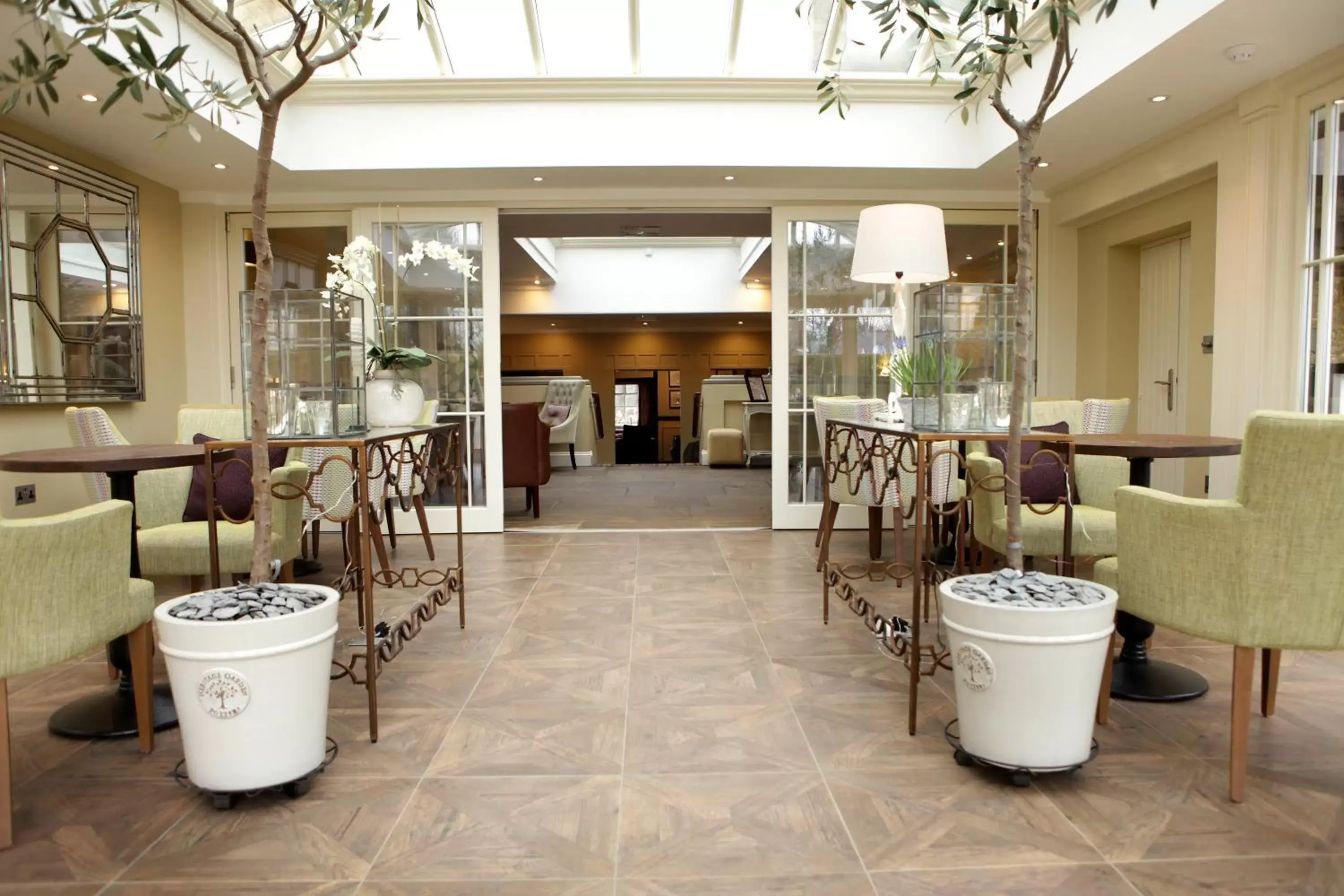 Facade/entrance, Restaurant/Places to Eat in Banbury Wroxton House Hotel