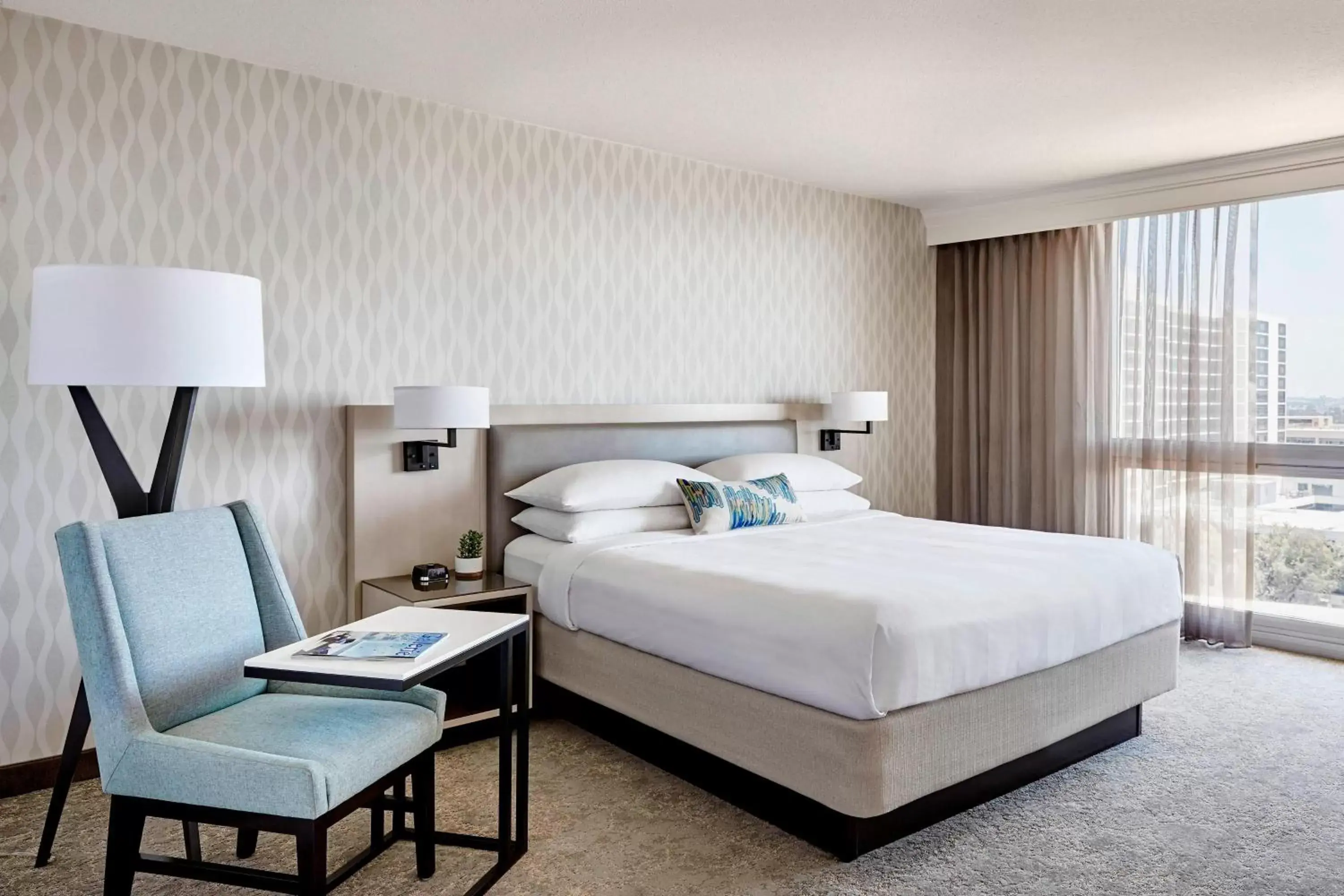 Photo of the whole room, Bed in Los Angeles Airport Marriott