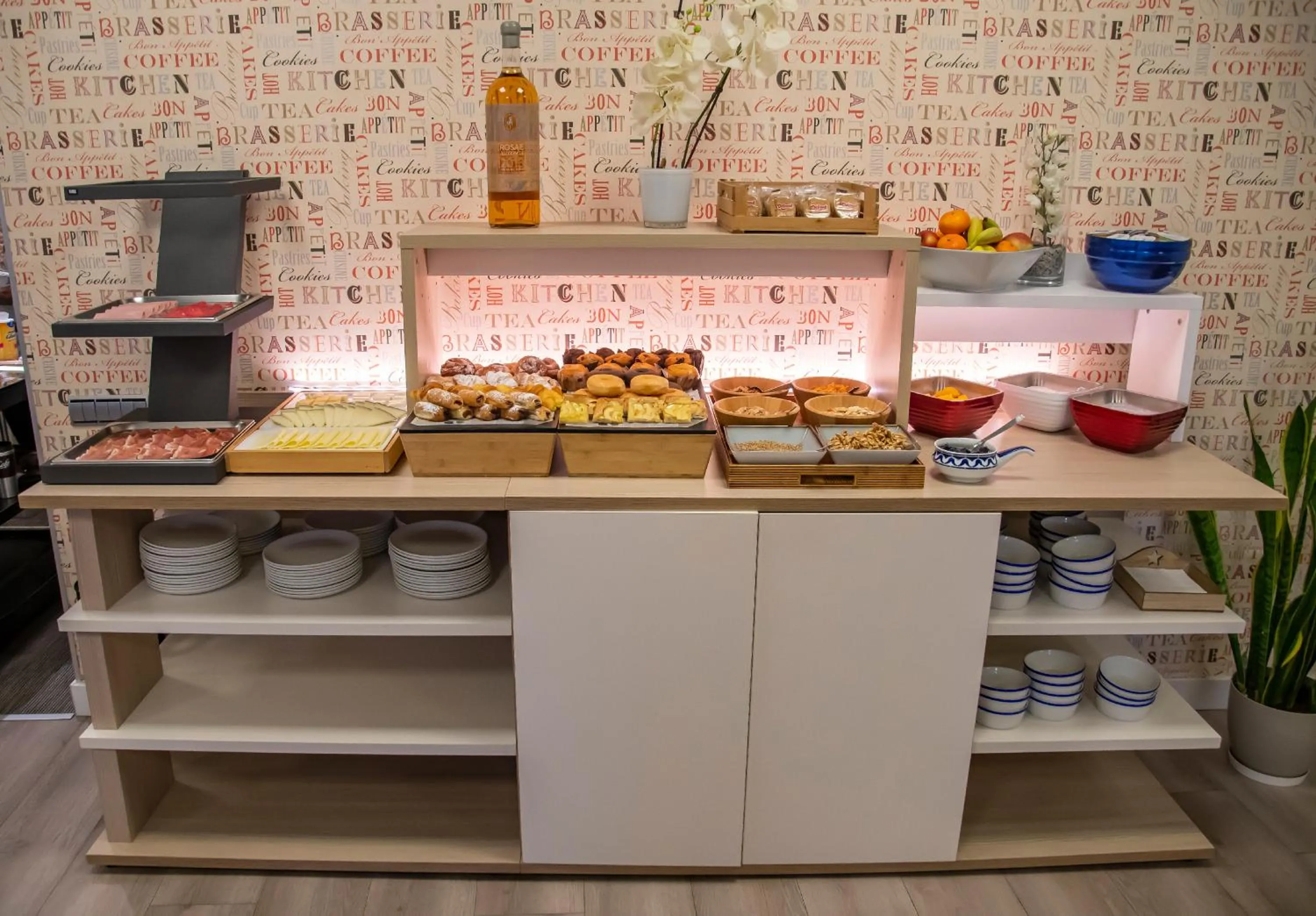 Breakfast in Hotel Mediterraneo Valencia