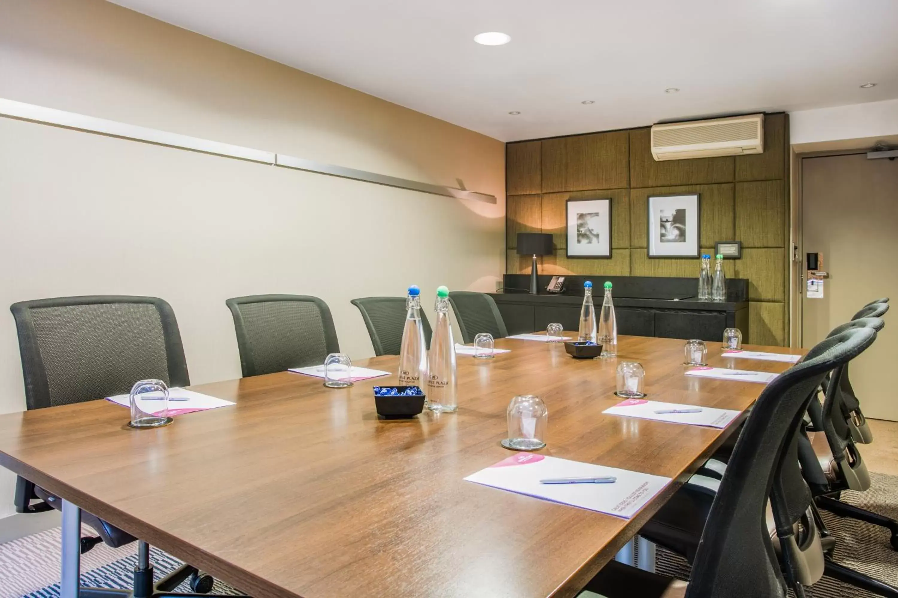 Meeting/conference room in Crowne Plaza Manchester Airport