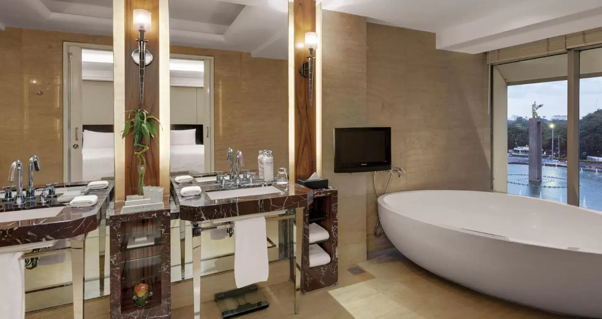 Bathroom in Hotel Indonesia Kempinski Jakarta