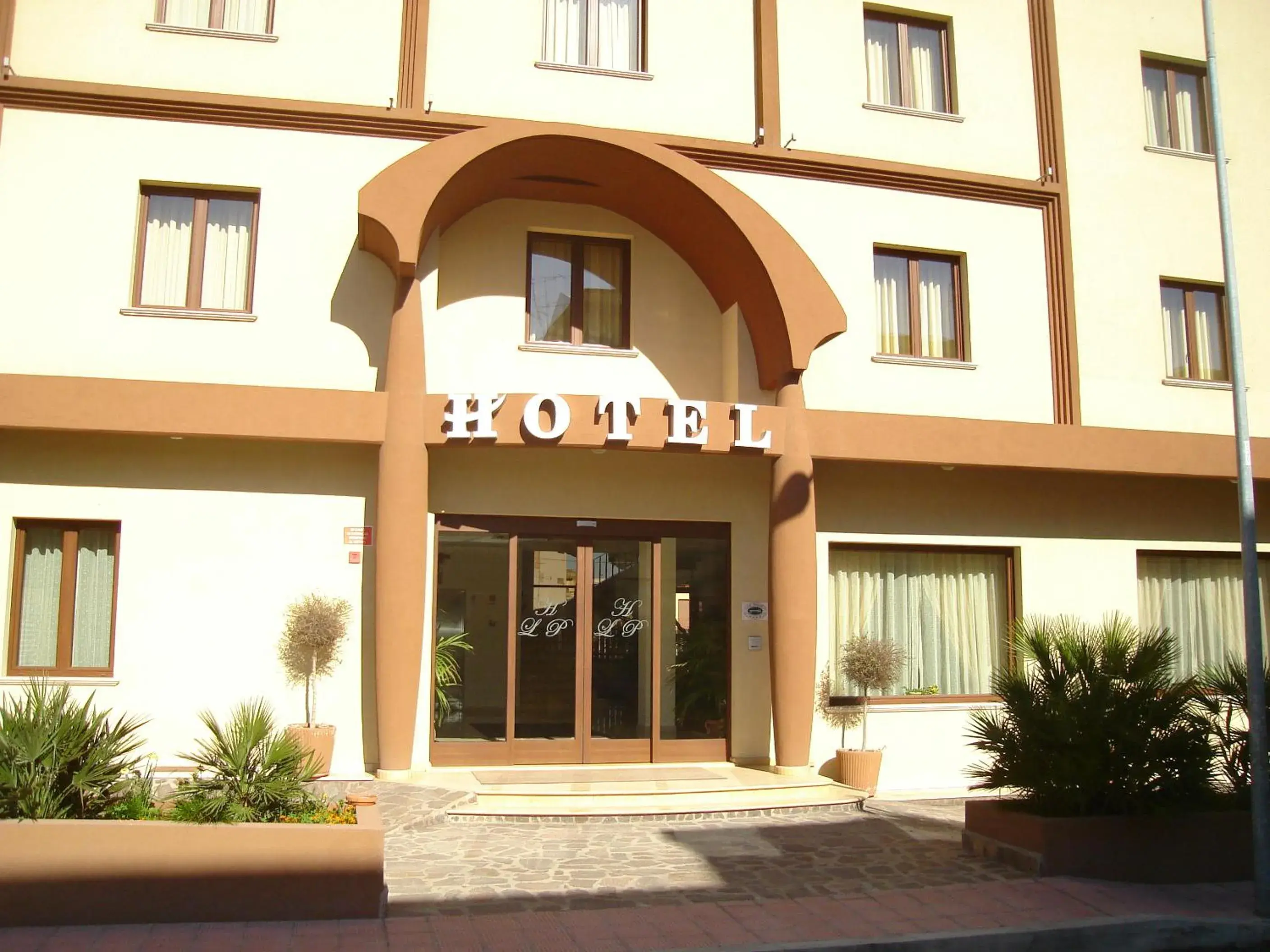 Facade/entrance in Hotel Le Palme