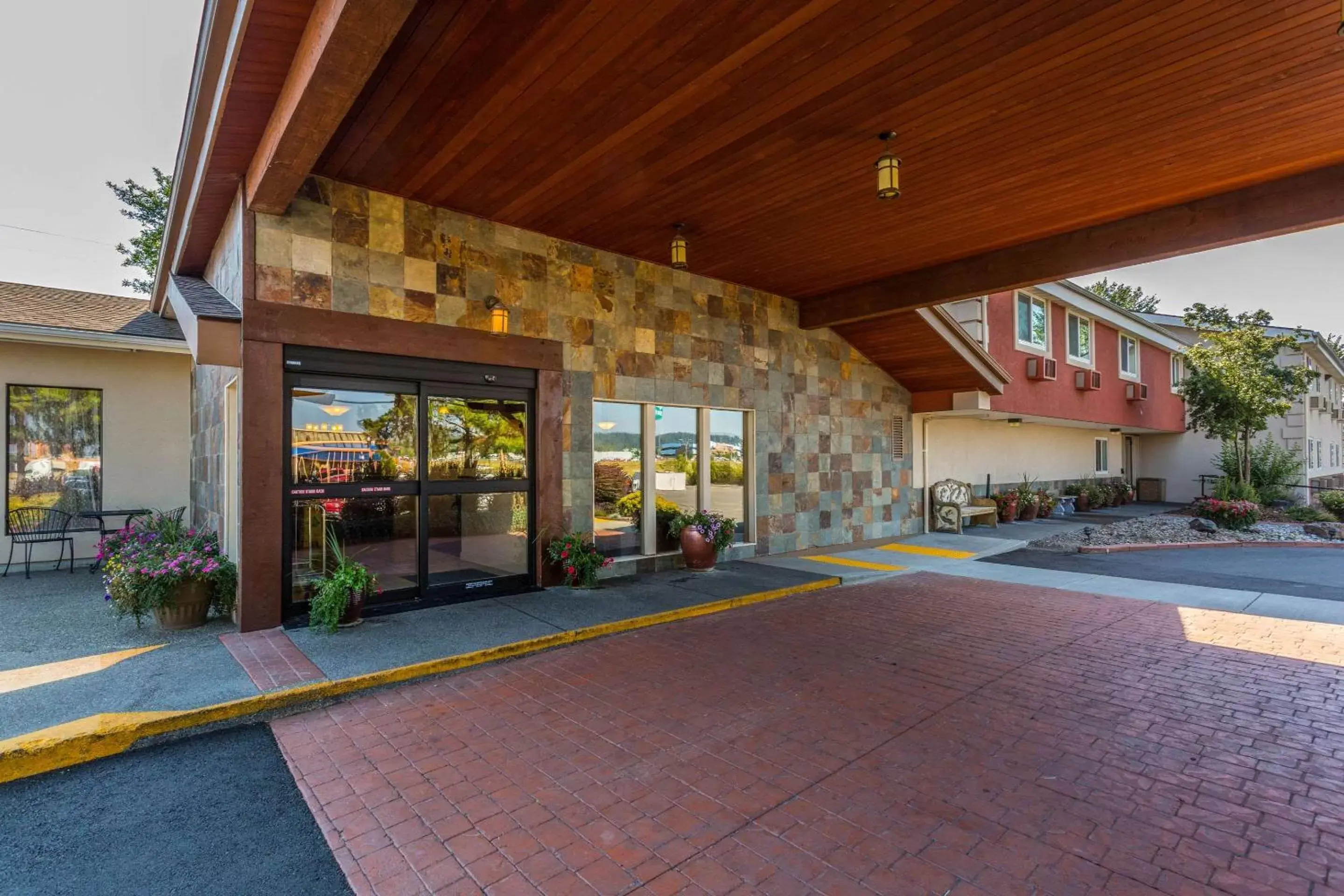 Property building in Quality Inn & Suites Coeur d'Alene