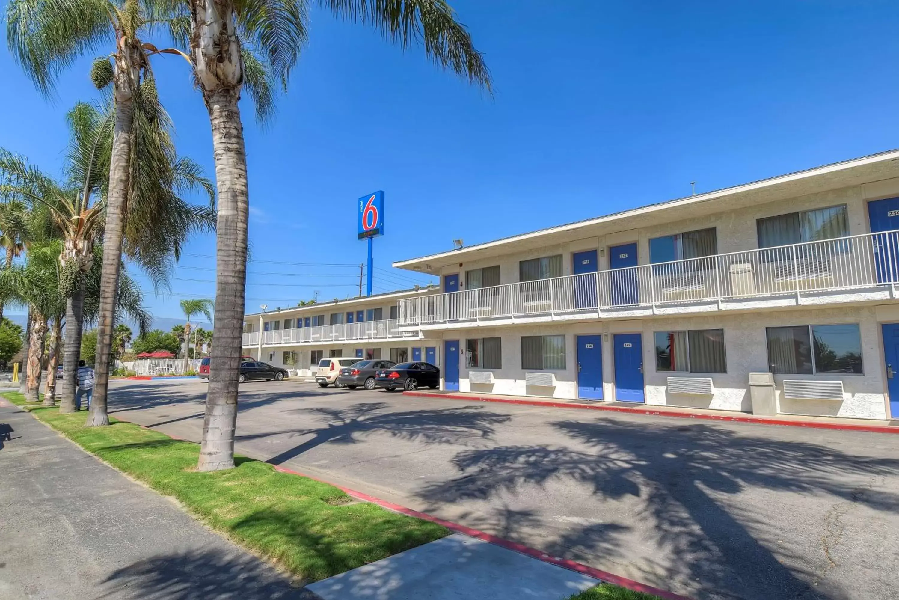 Property building in Motel 6-San Bernardino, CA - South Property building in Motel 6-San Bernardino, CA - South