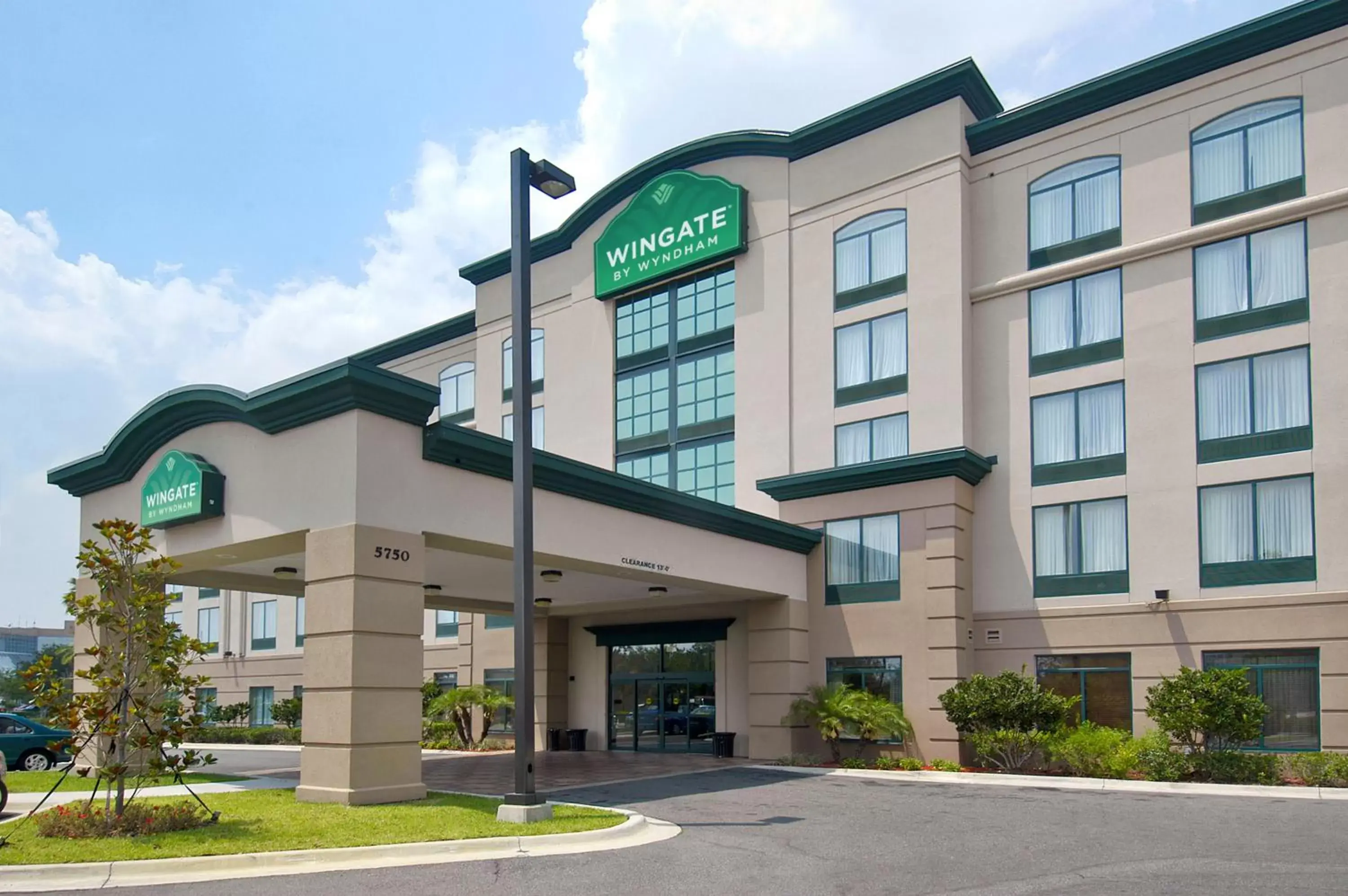 Facade/entrance, Property Building in Wingate By Wyndham - Orlando International Airport