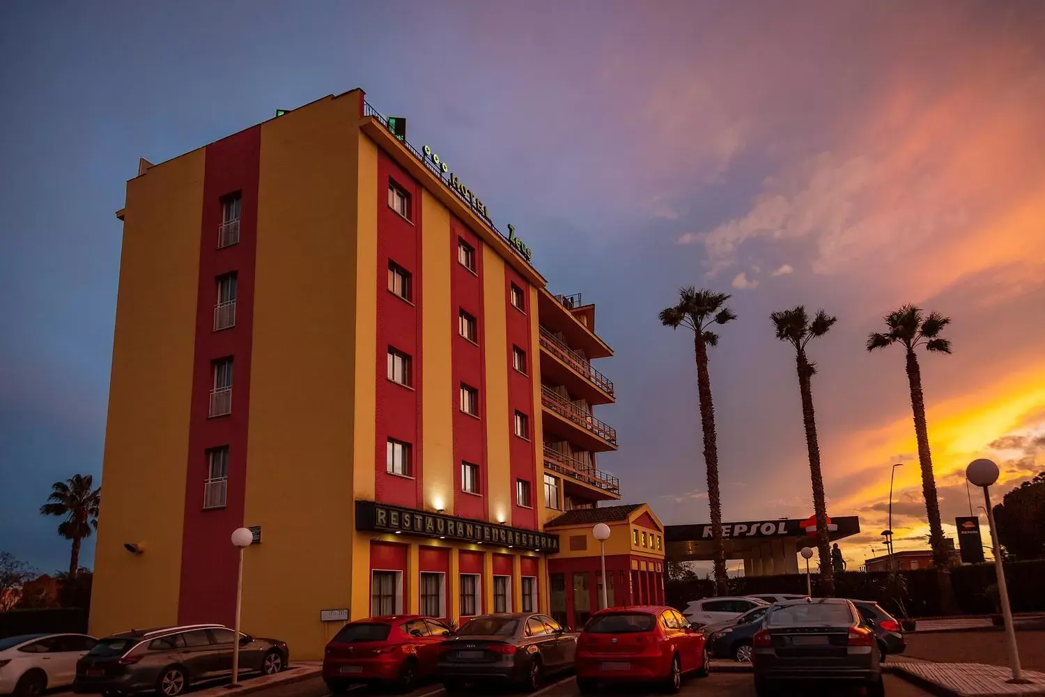 Facade/entrance, Property Building in Hotel Zeus