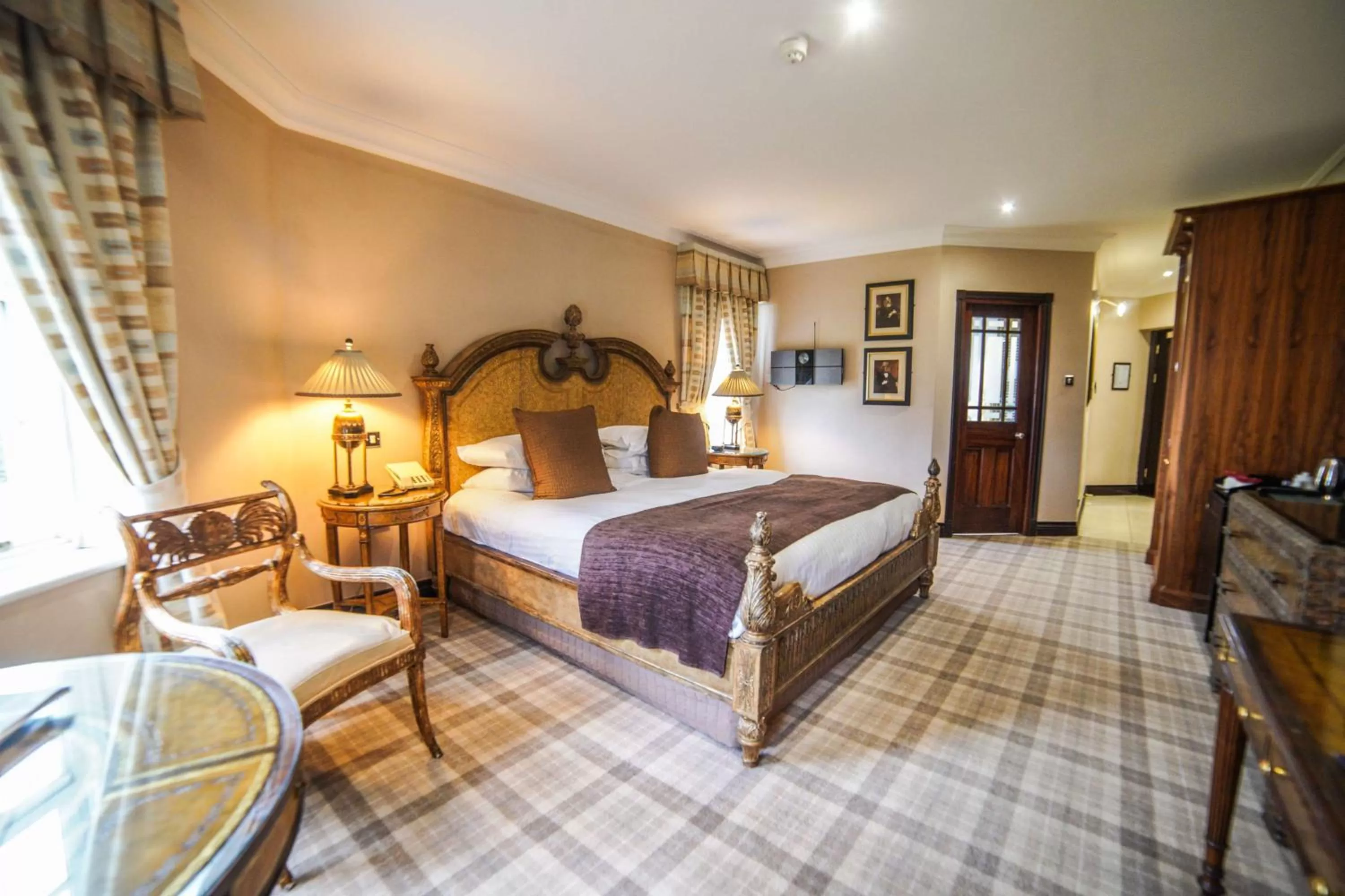 Photo of the whole room, Bed in Hardwick Hall Hotel