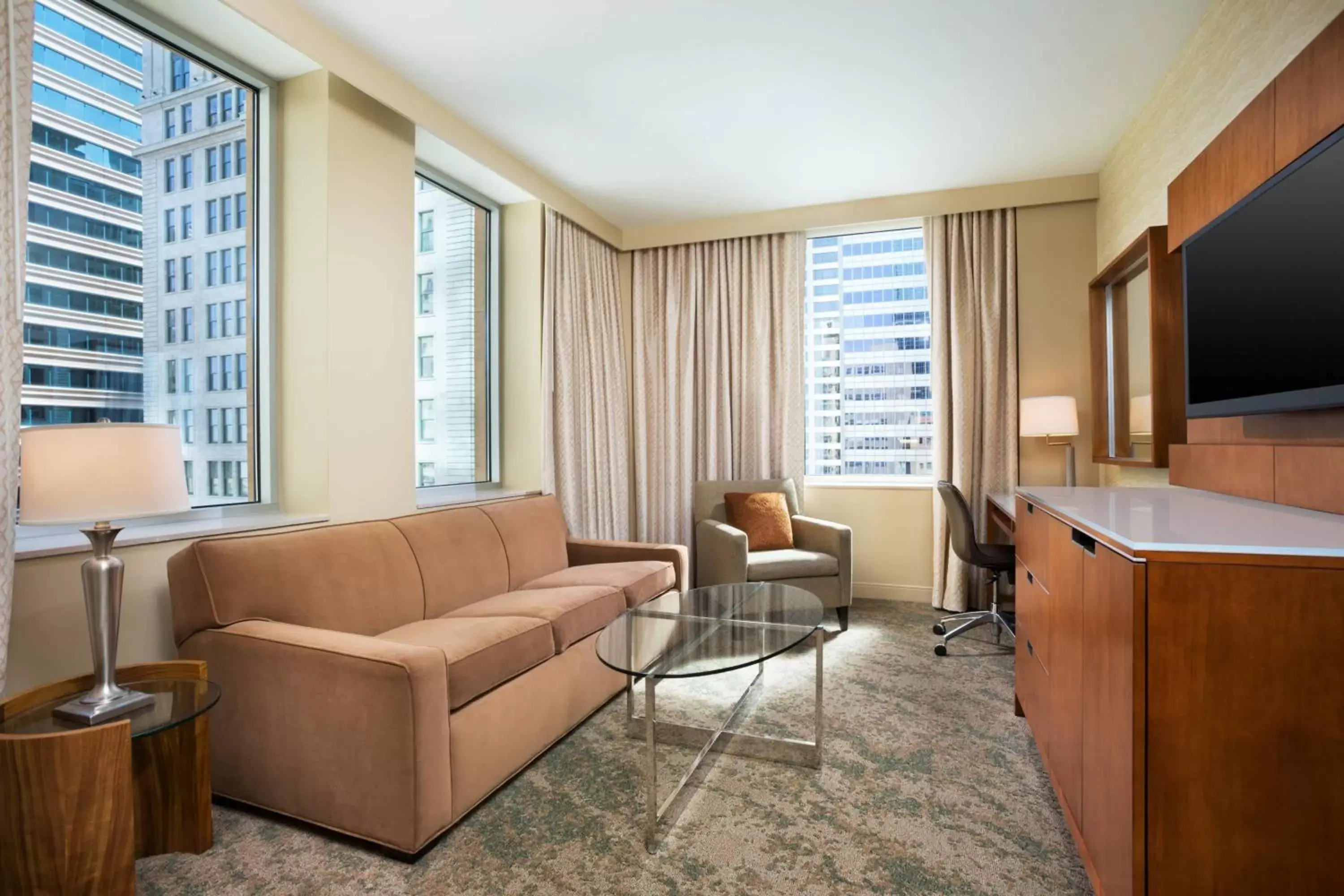 Bedroom, Seating Area in The Westin Minneapolis
