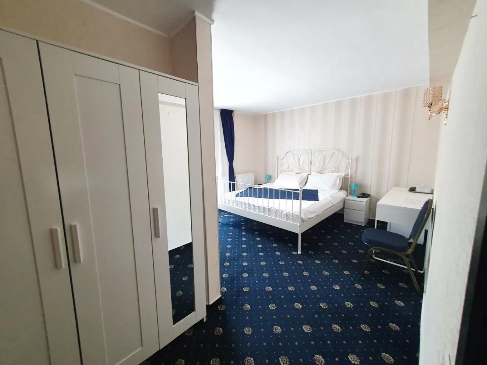 Photo of the whole room, Bed in Hotel Green Palace