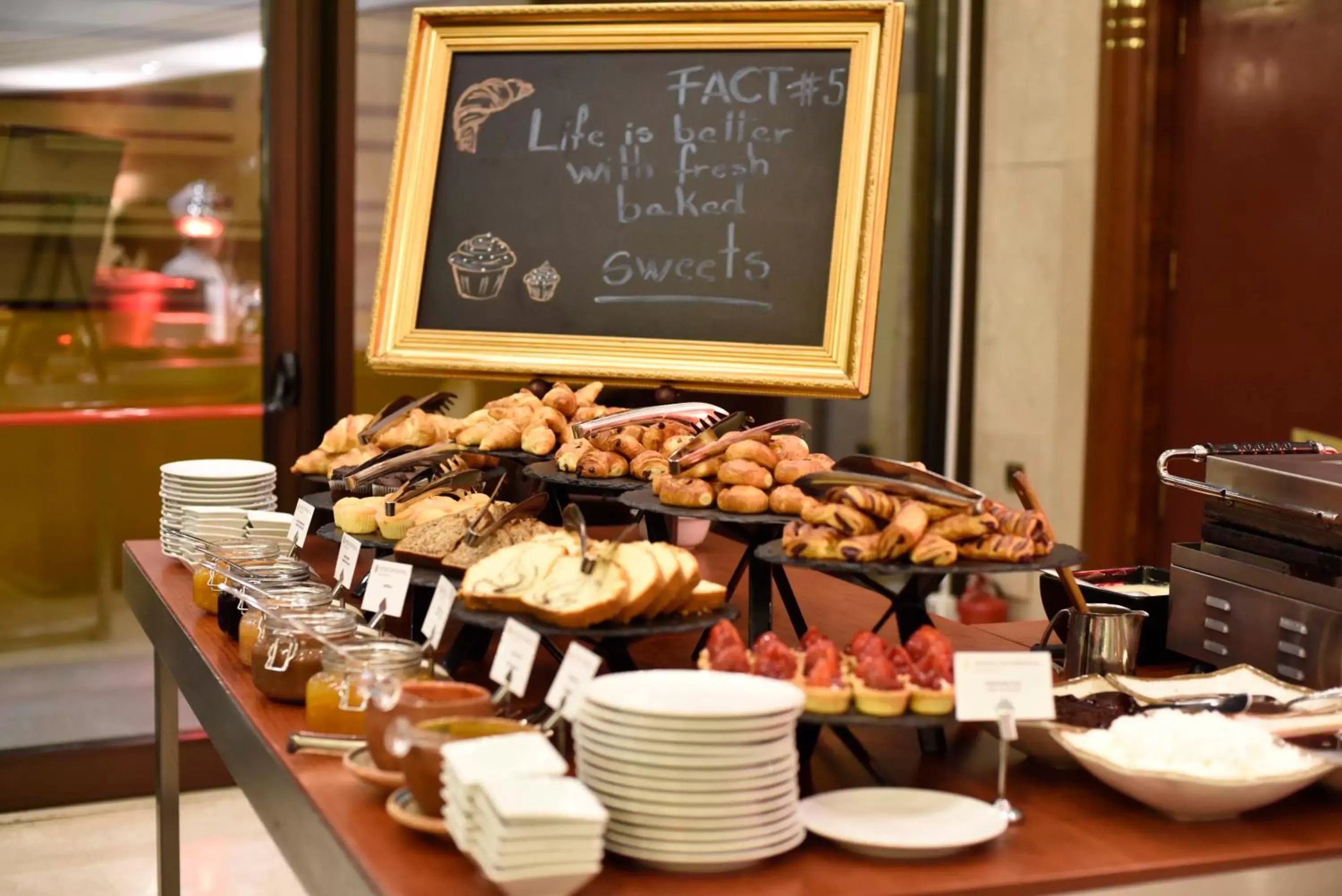 Food and drinks, Food in Grand Hotel Bucharest