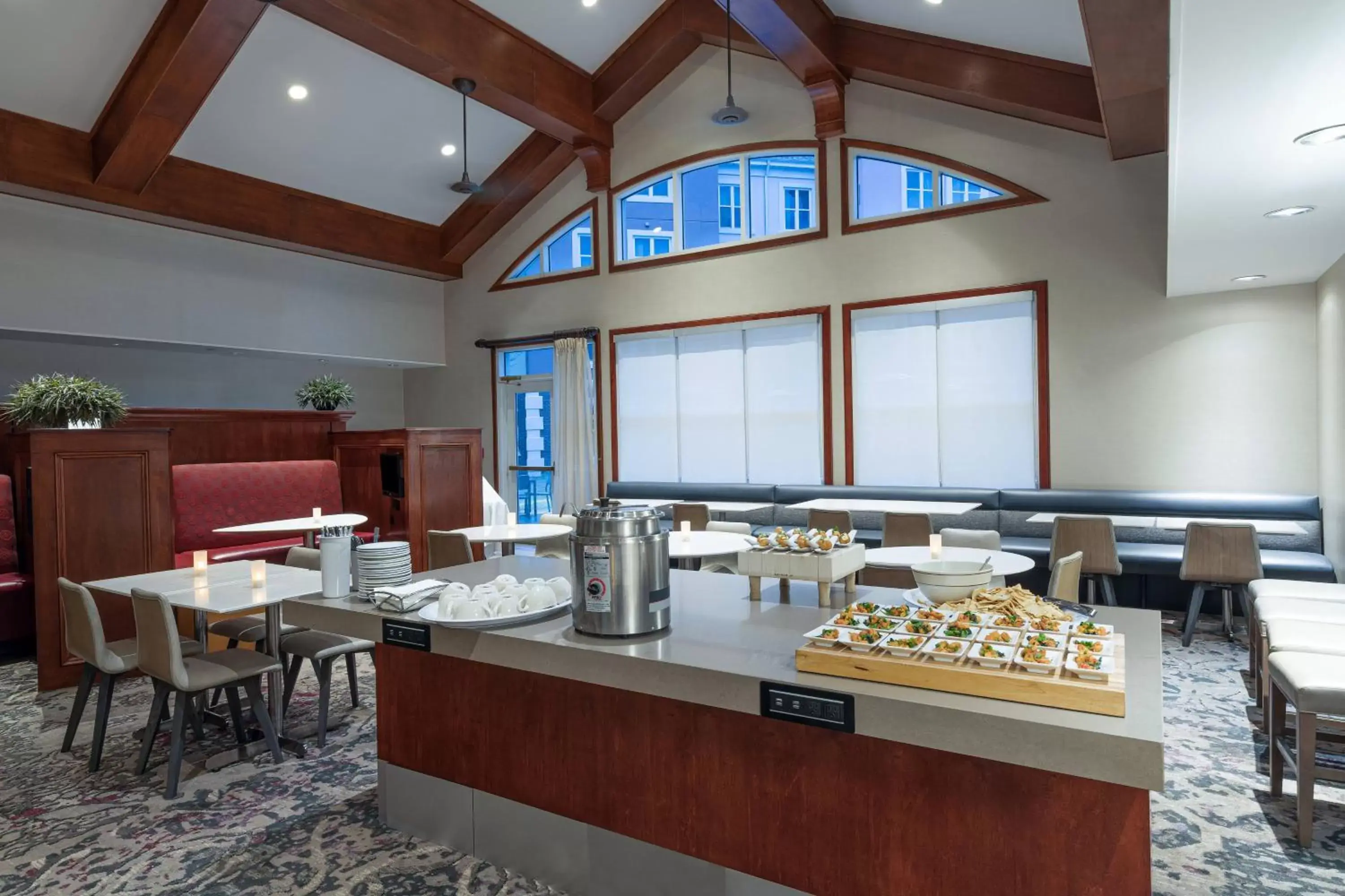 Restaurant/places to eat in Residence Inn by Marriott Charleston Airport