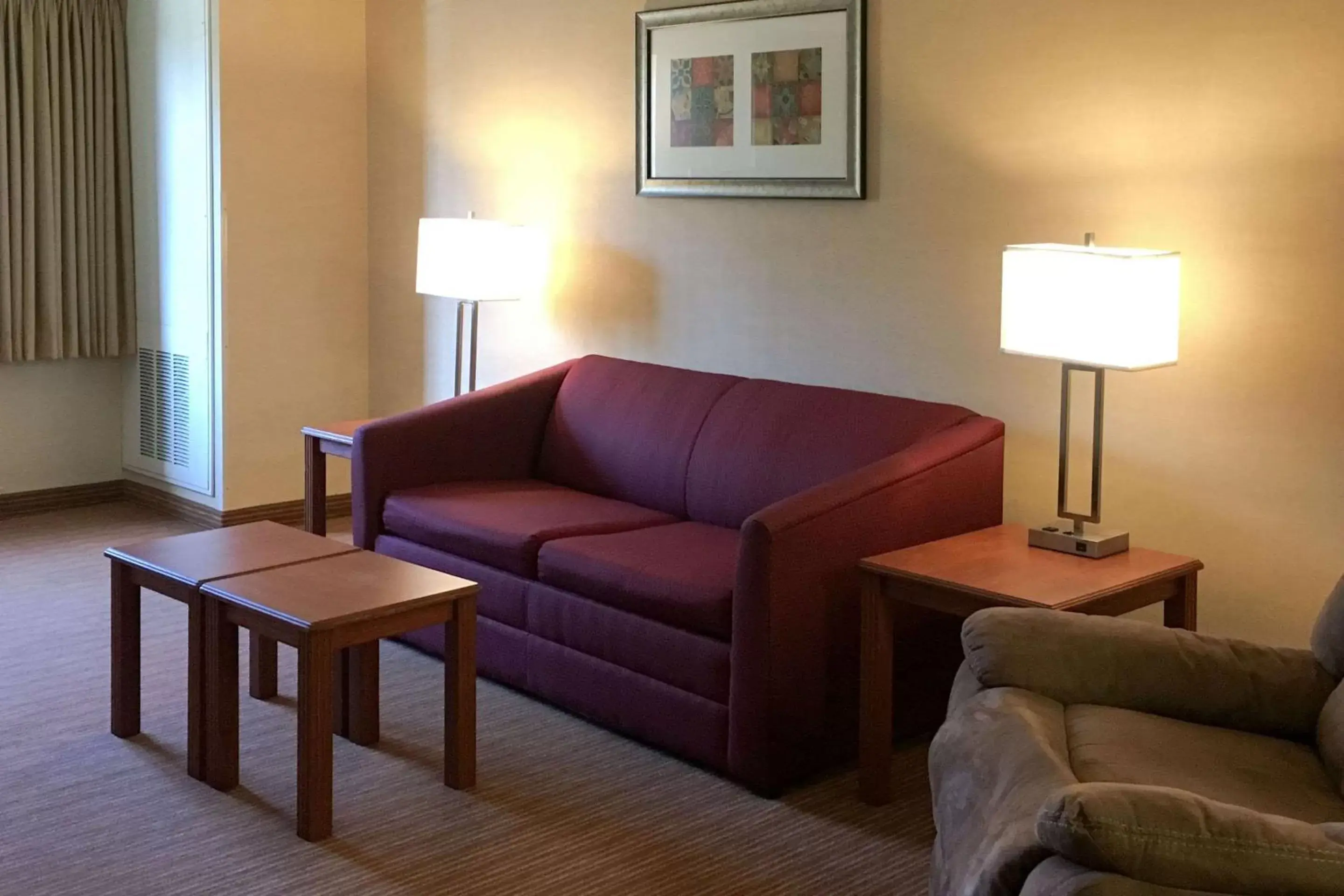 Photo of the whole room, Seating Area in MainStay Suites of Lancaster County
