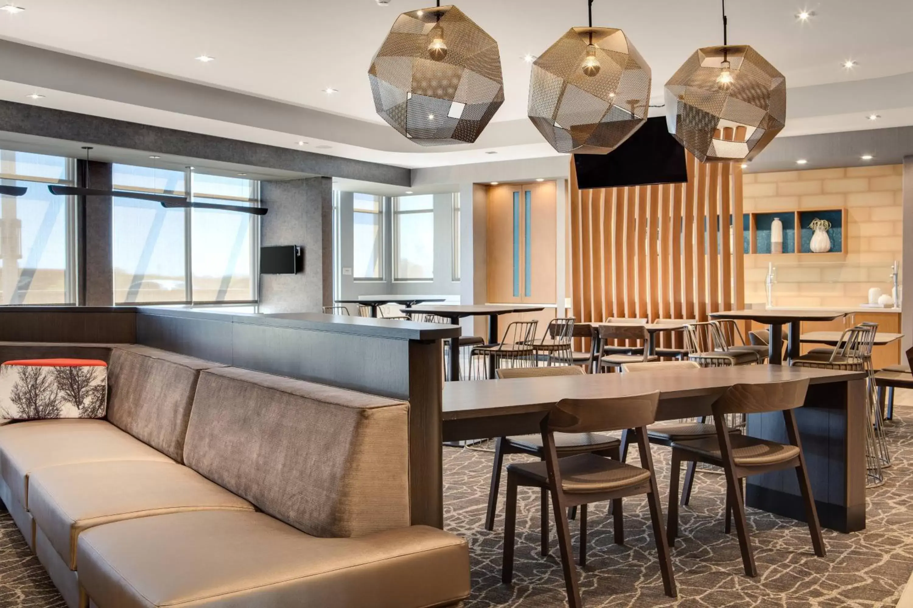 Lobby or reception, Restaurant/Places to Eat in SpringHill Suites by Marriott Ames