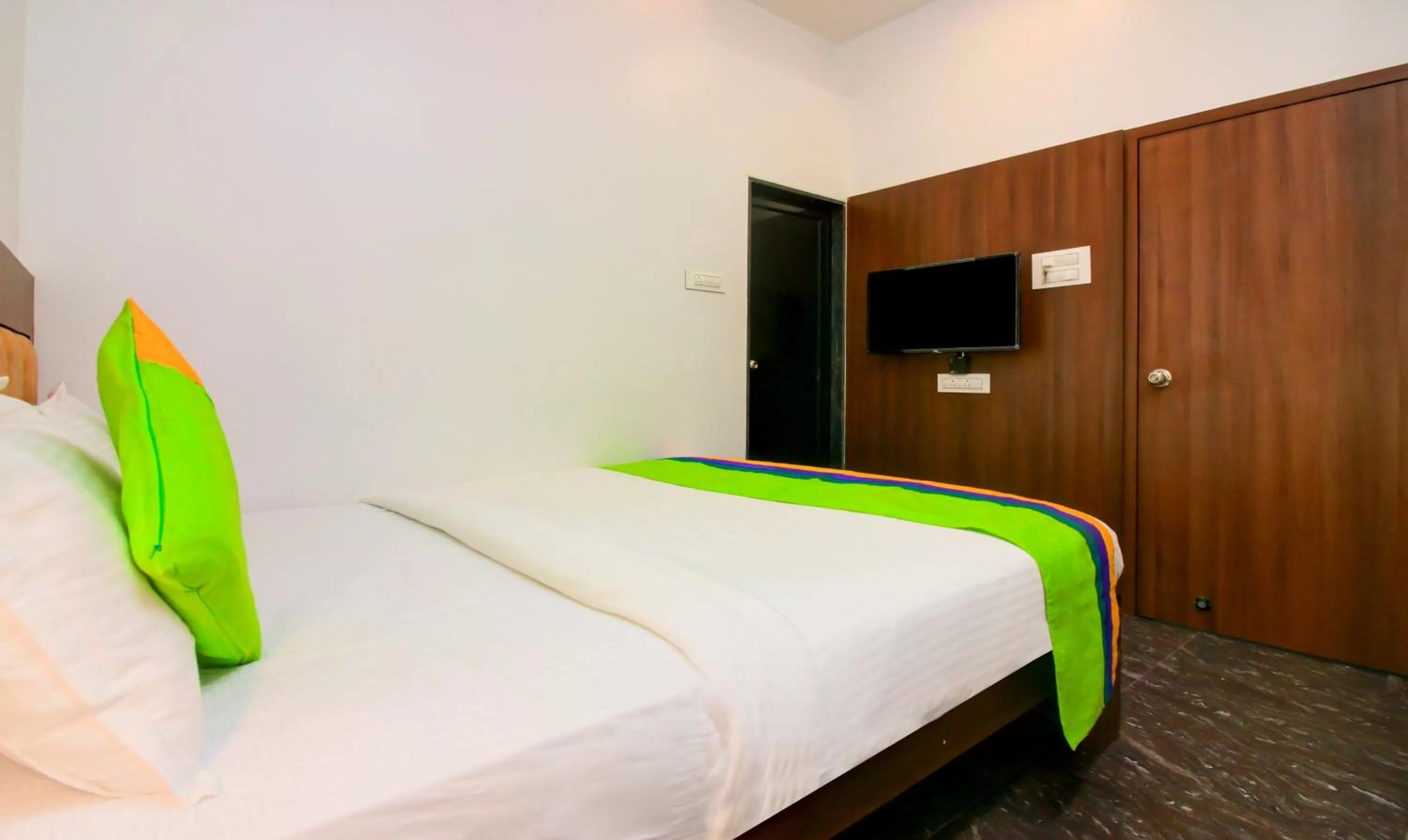 Bedroom, Bed in Treebo Arvind Residency