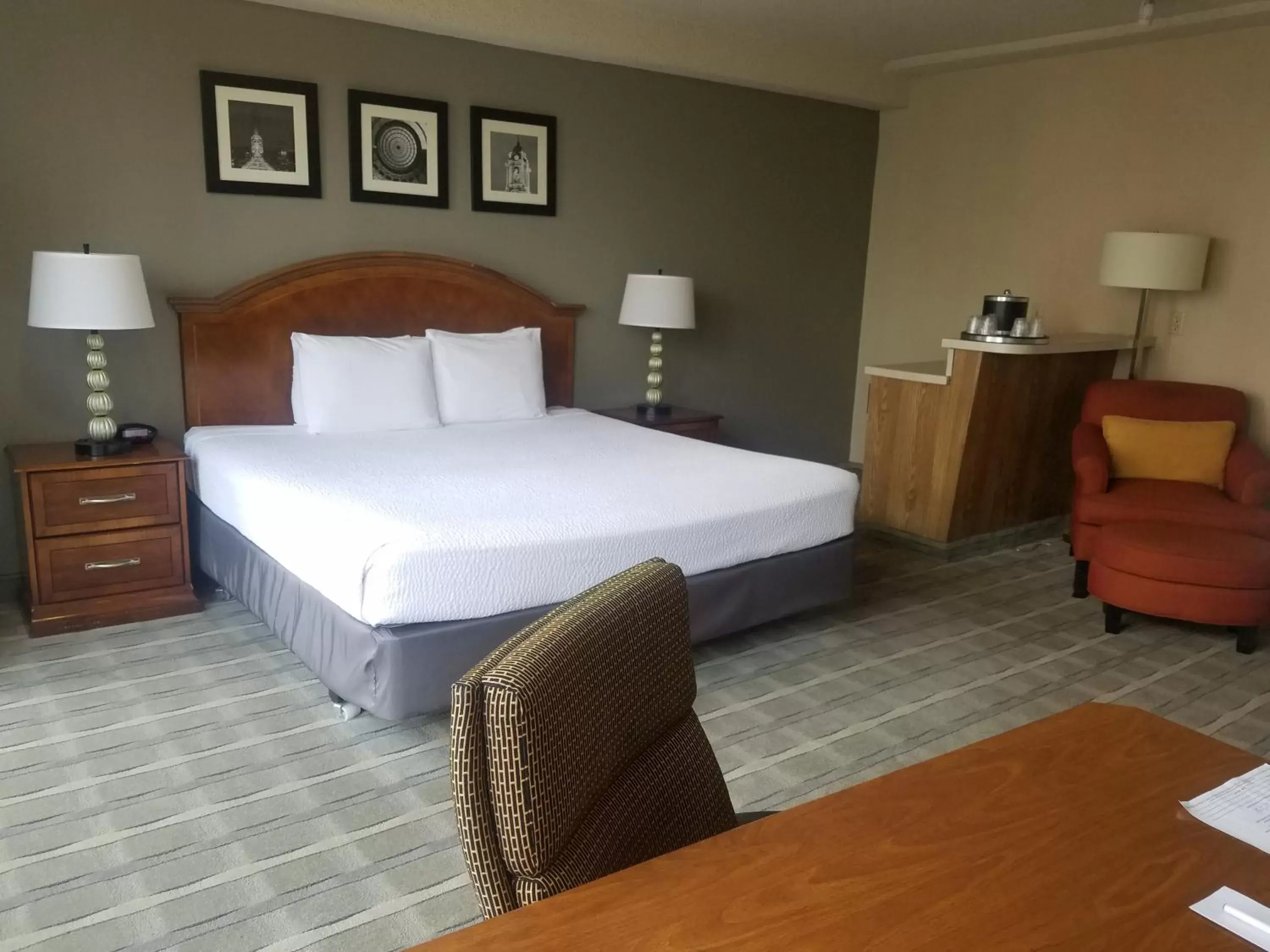 Bed in Inn at the Convention Center Bed in Inn at the Convention Center