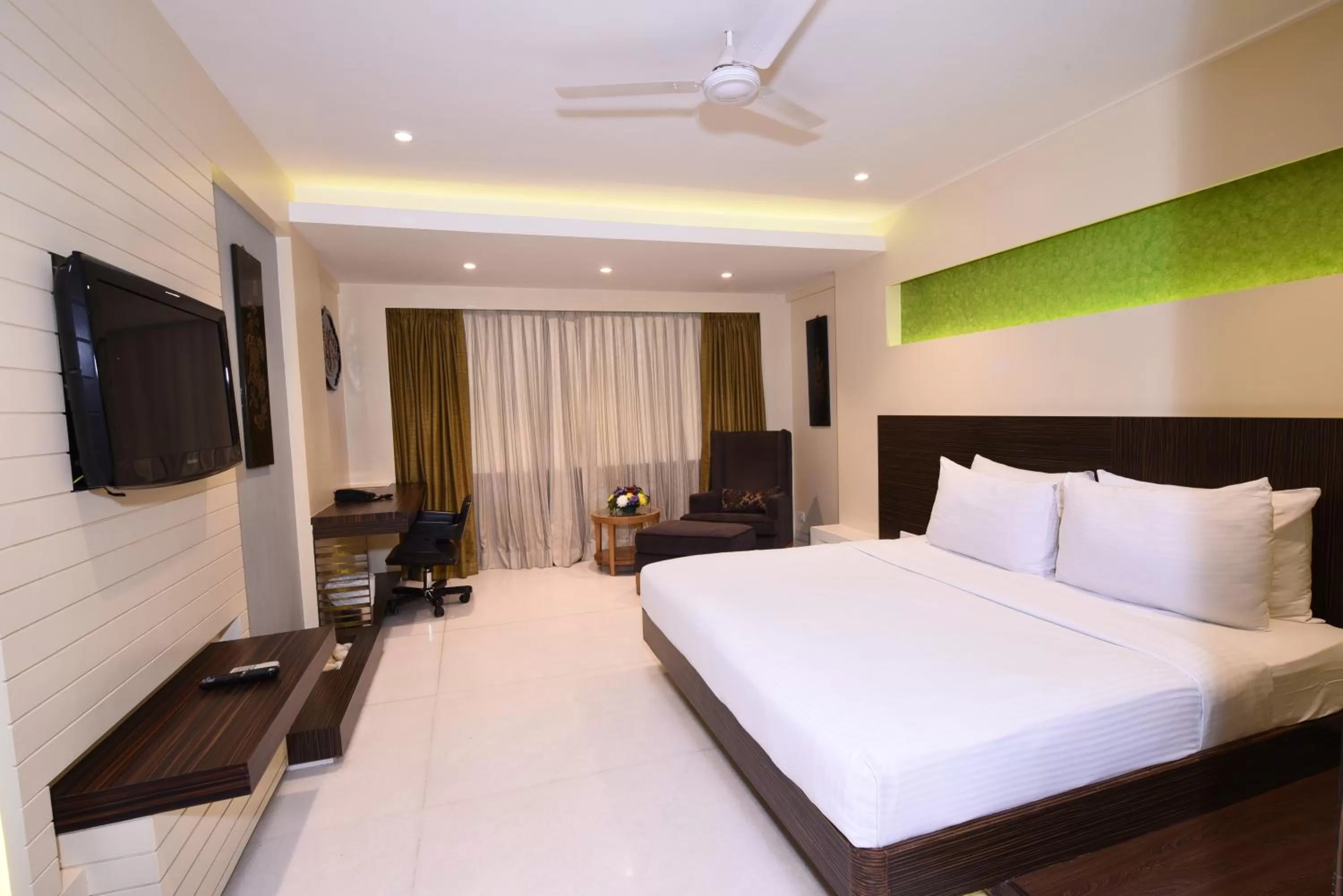 Photo of the whole room, Bed in Hotel Bawa Suites