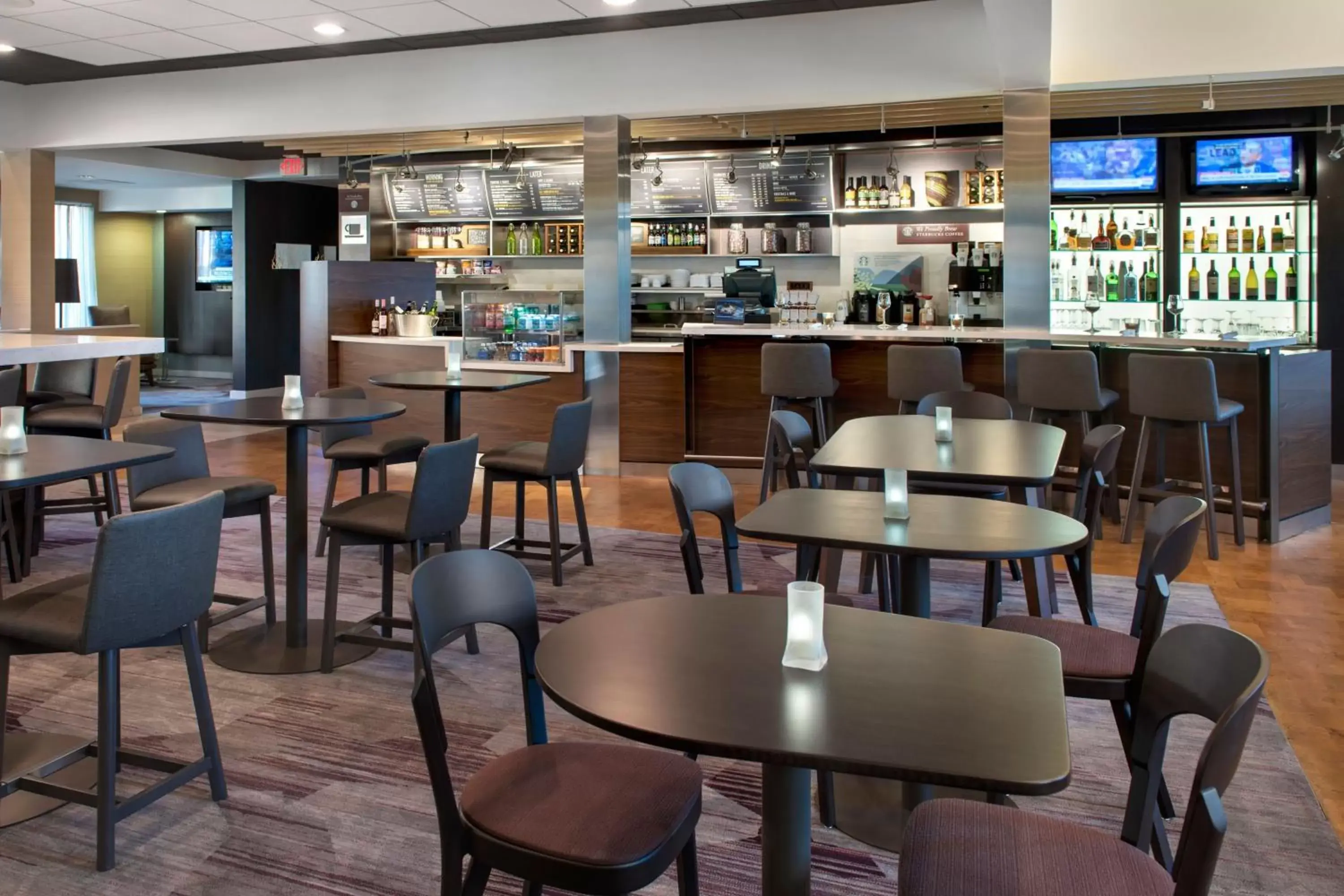 Restaurant/places to eat, Lounge/Bar in Courtyard by Marriott Mt. Laurel
