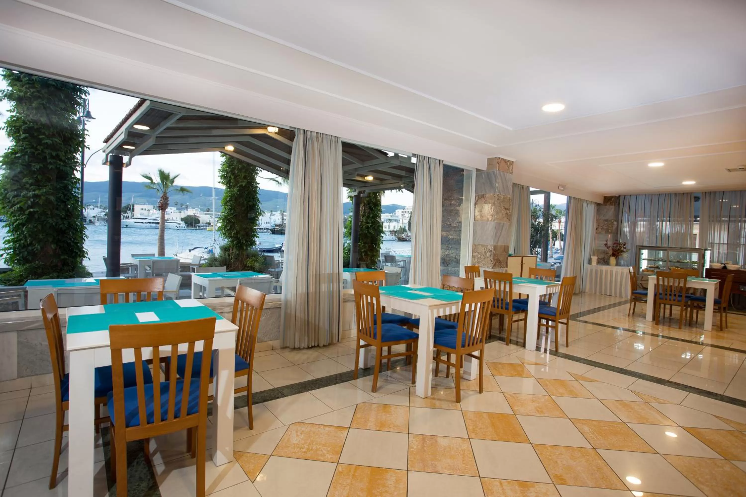 Restaurant/places to eat in Kosta Palace