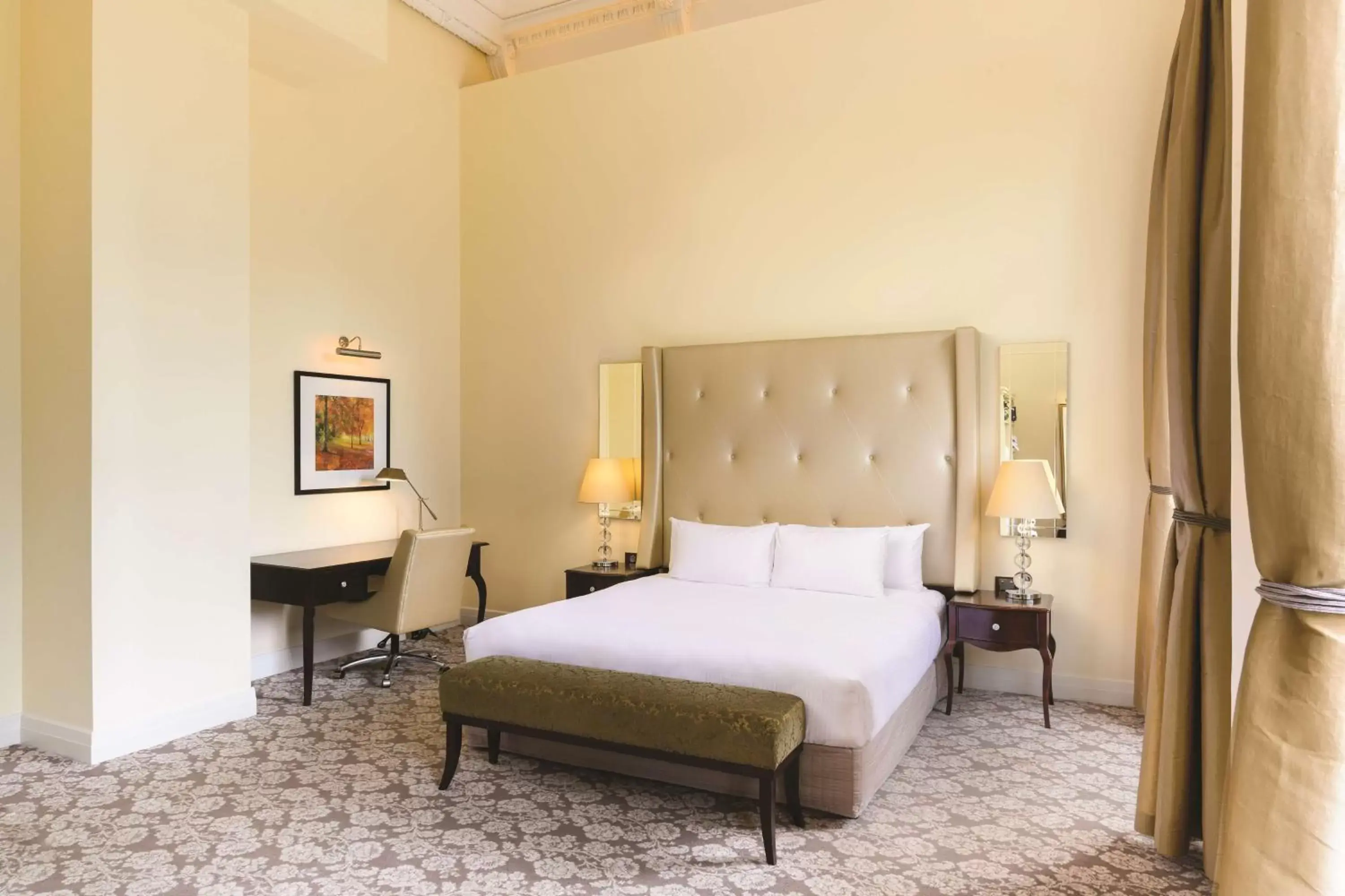 Bedroom, Bed in Rendezvous Hotel Melbourne Bedroom, Bed in Rendezvous Hotel Melbourne