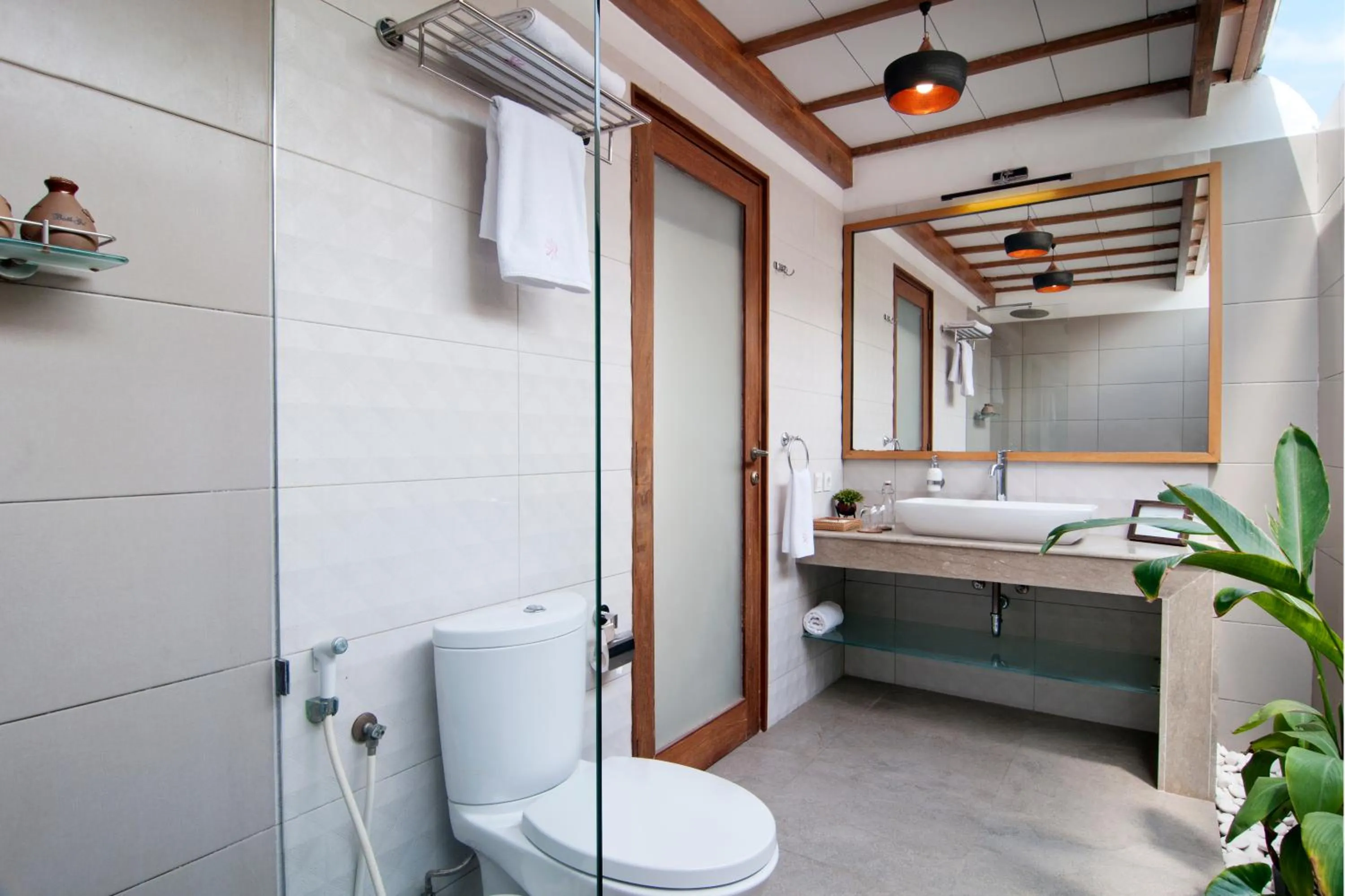 Shower in Ke Rensia Private Pool Villas Gili Air
