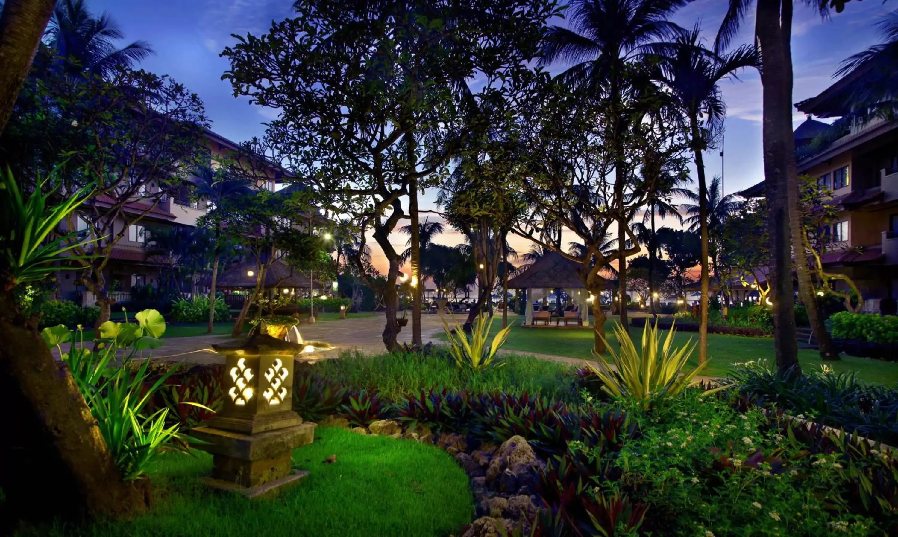 Garden, Swimming Pool in Hotel Nikko Bali Benoa Beach