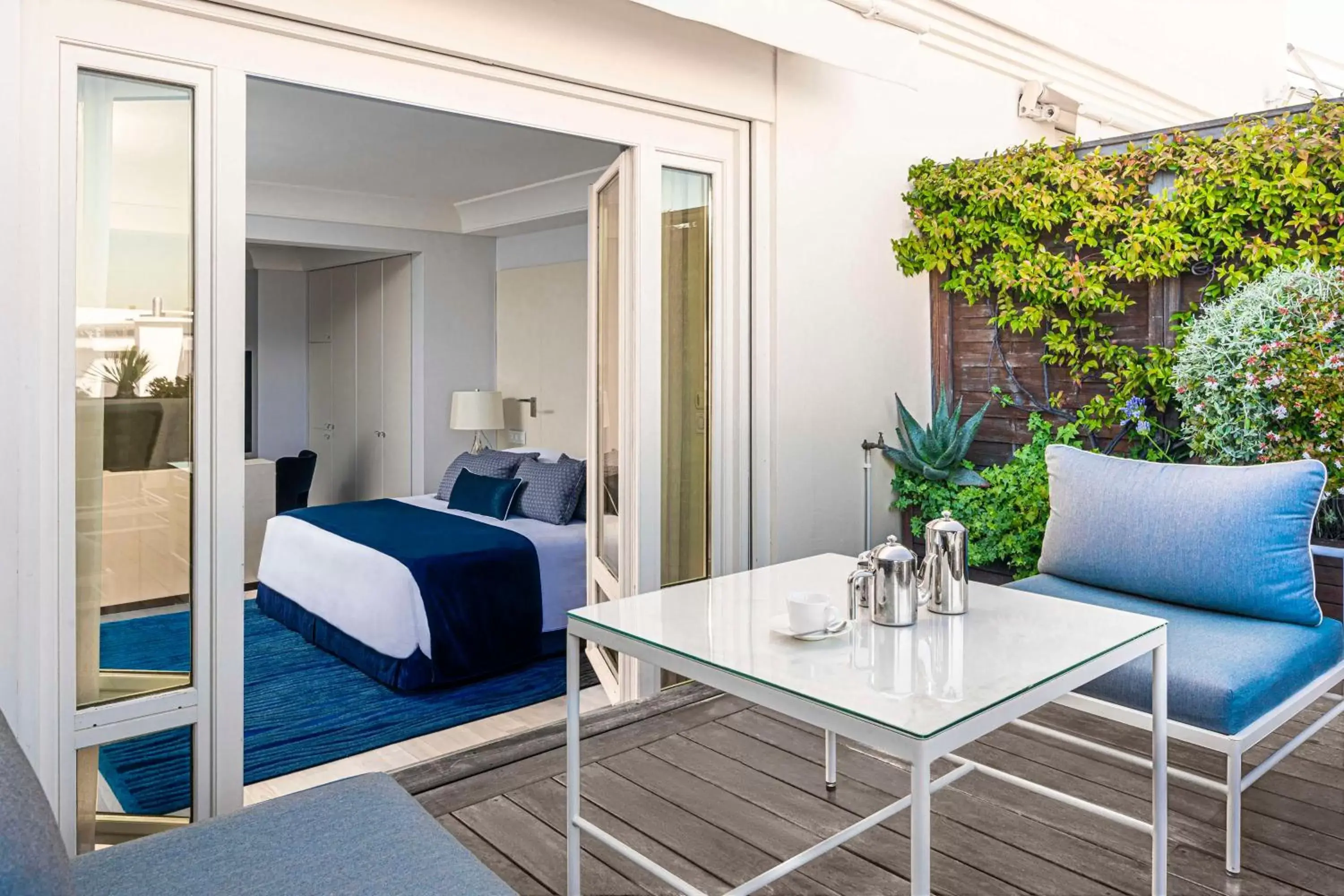 Bedroom in Hôtel Martinez, in The Unbound Collection by Hyatt