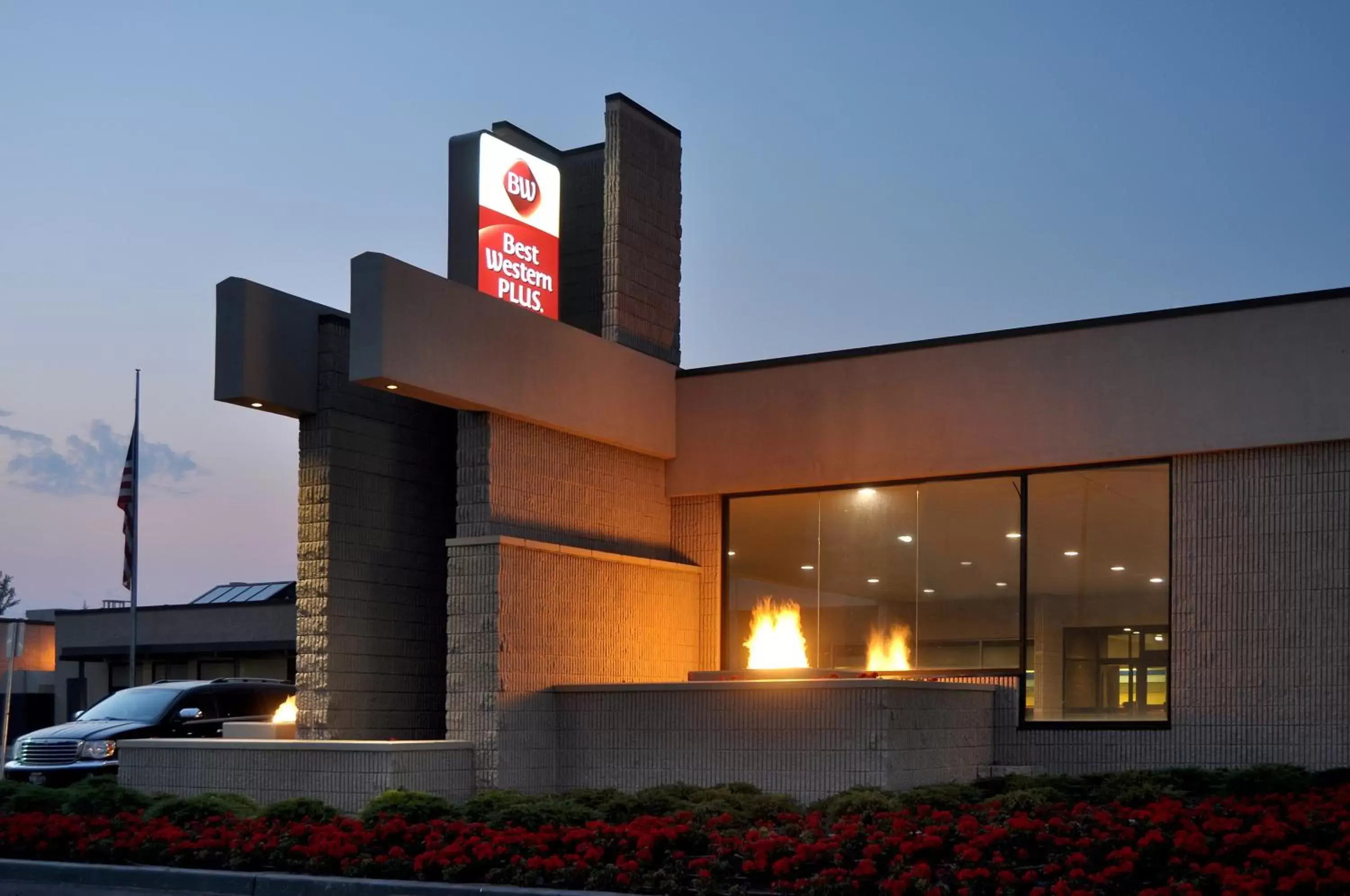 Facade/entrance, Property Building in Best Western Plus University Inn