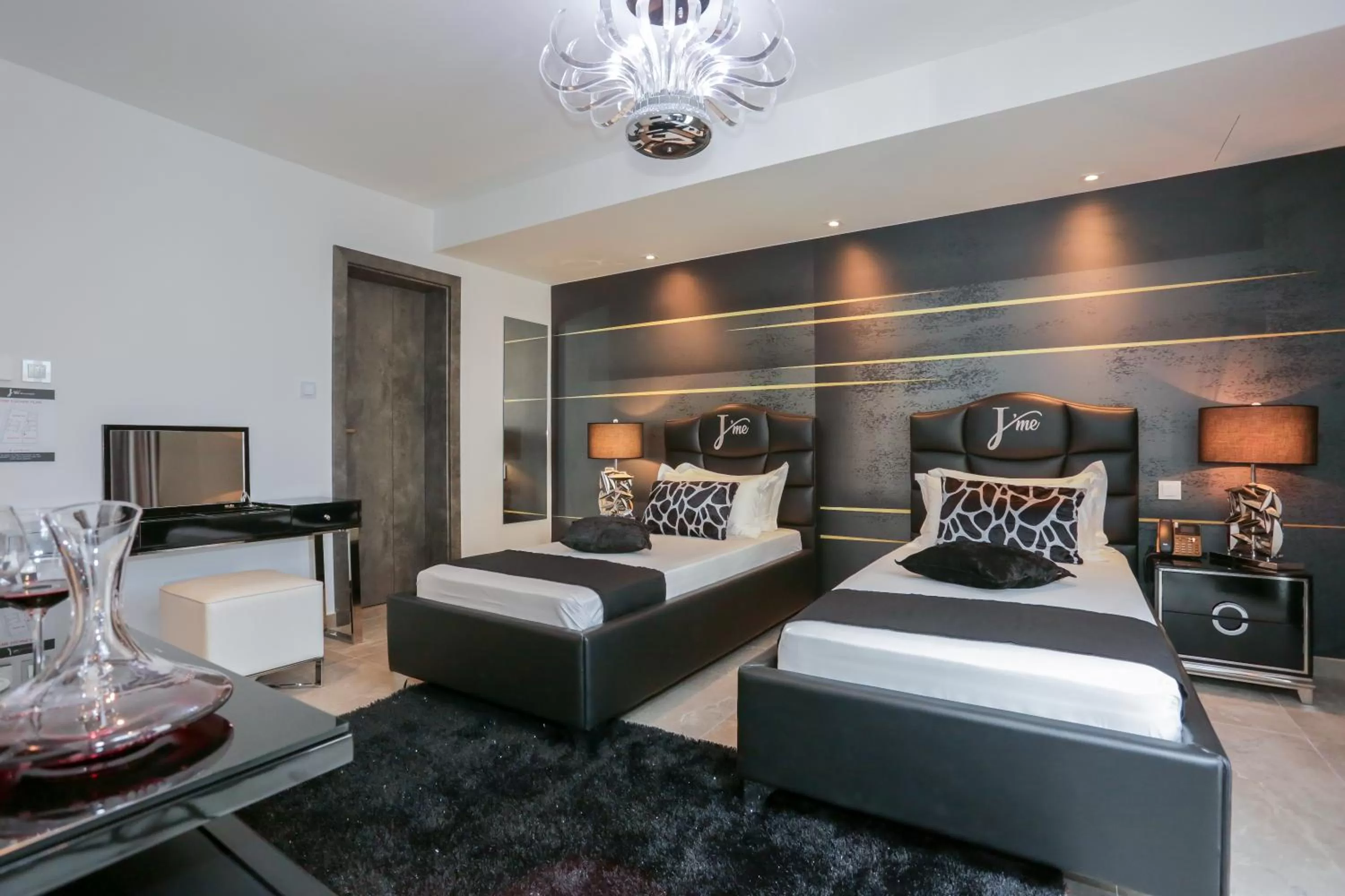 Guests, Bed in J'Me Boutique Hotel - Adults only