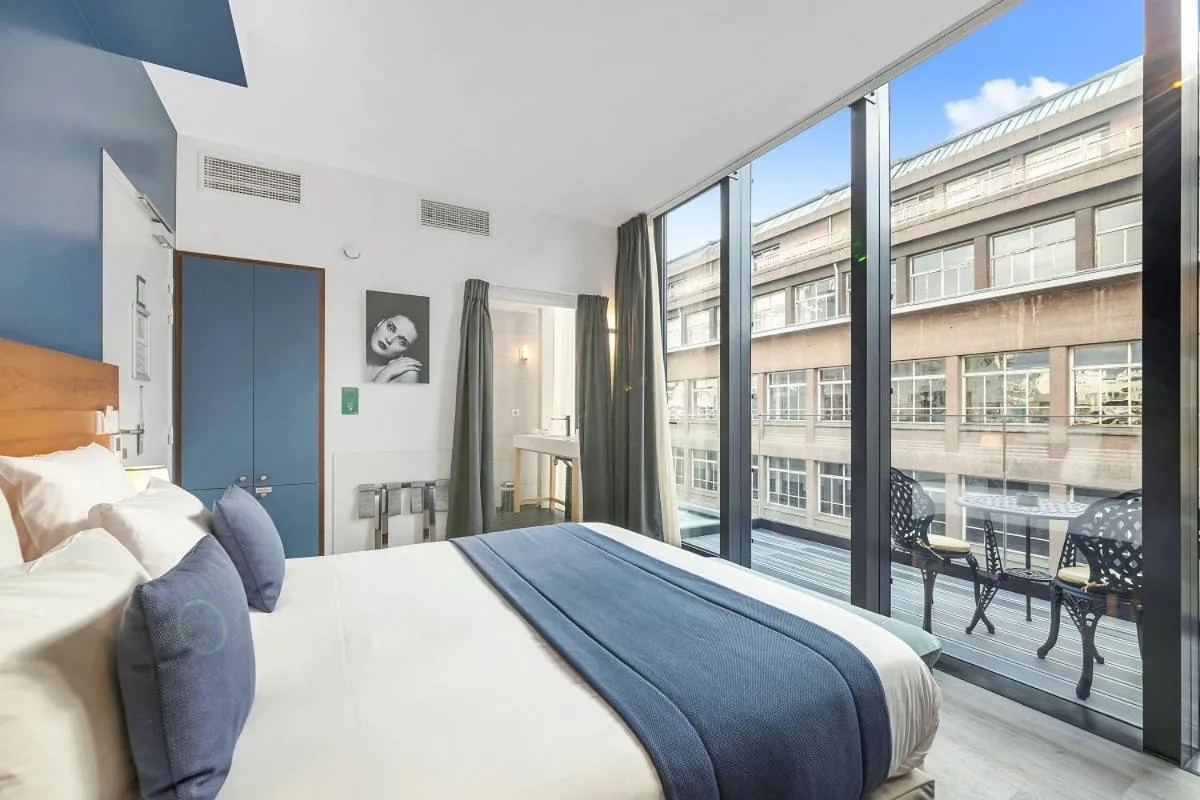 Bed in Hôtel Villa Eiffel Mademoiselle