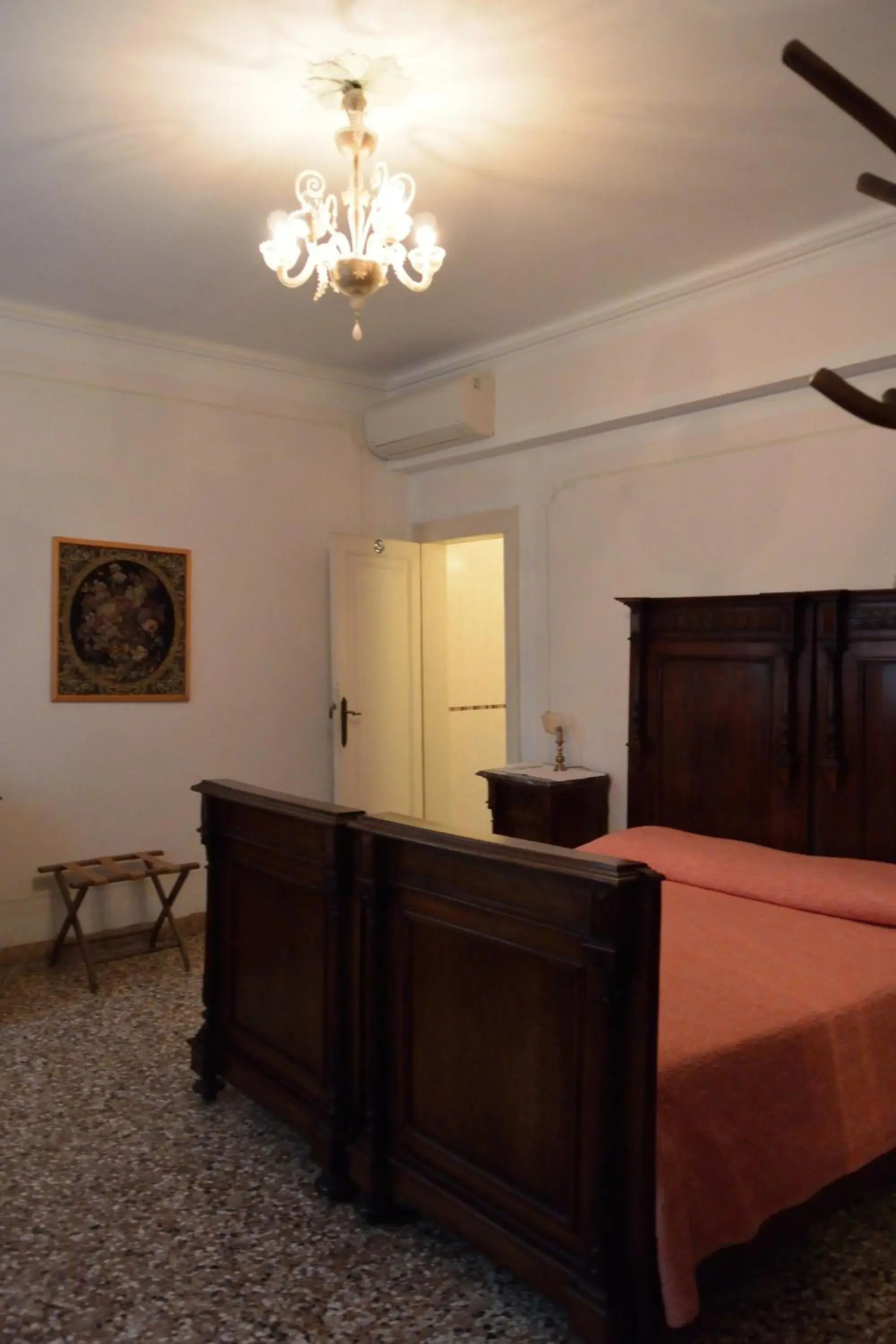 Bed, Lobby/Reception in Pensione Seguso