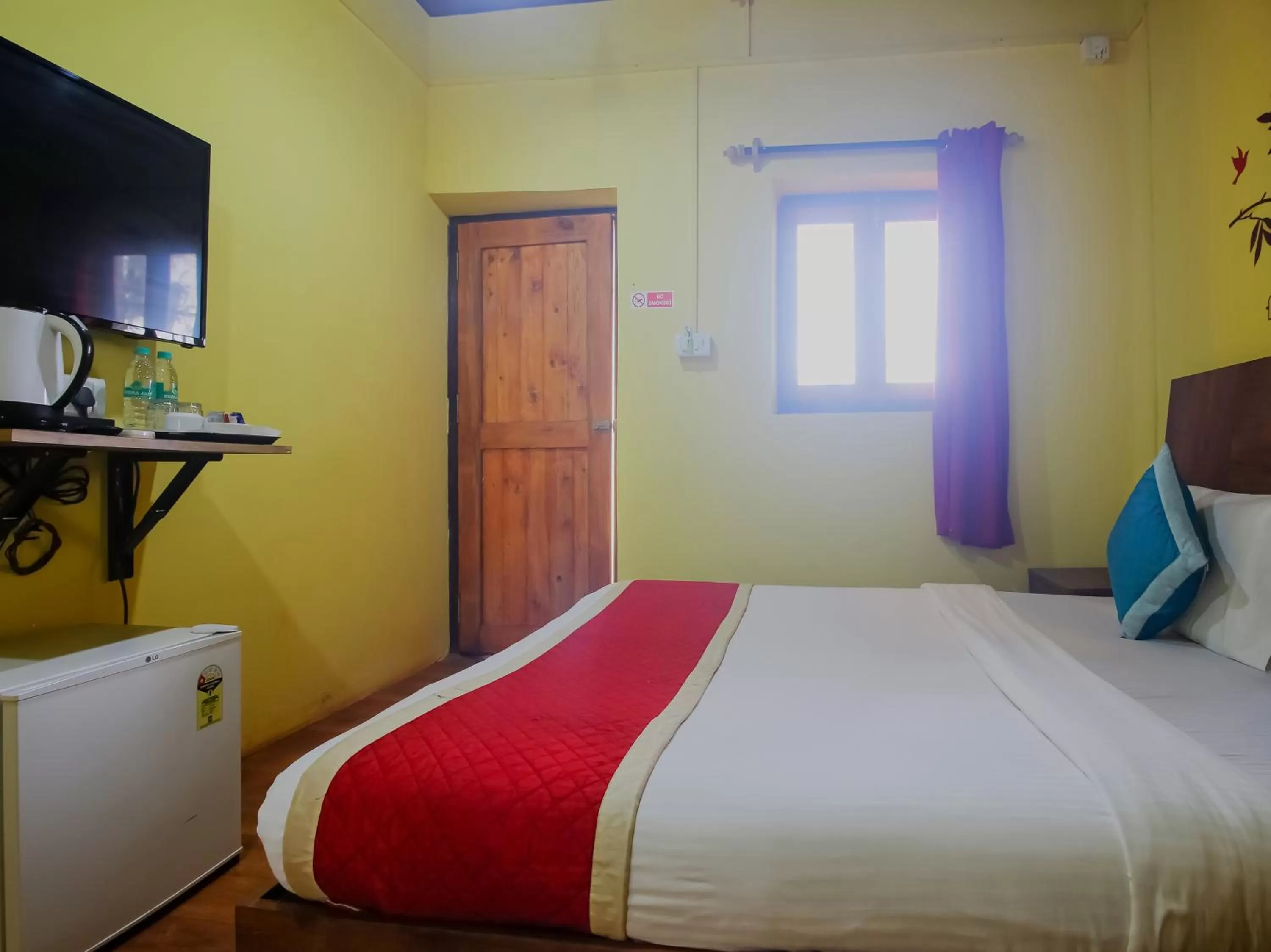 TV and multimedia in Mariners Bay Beach Resort