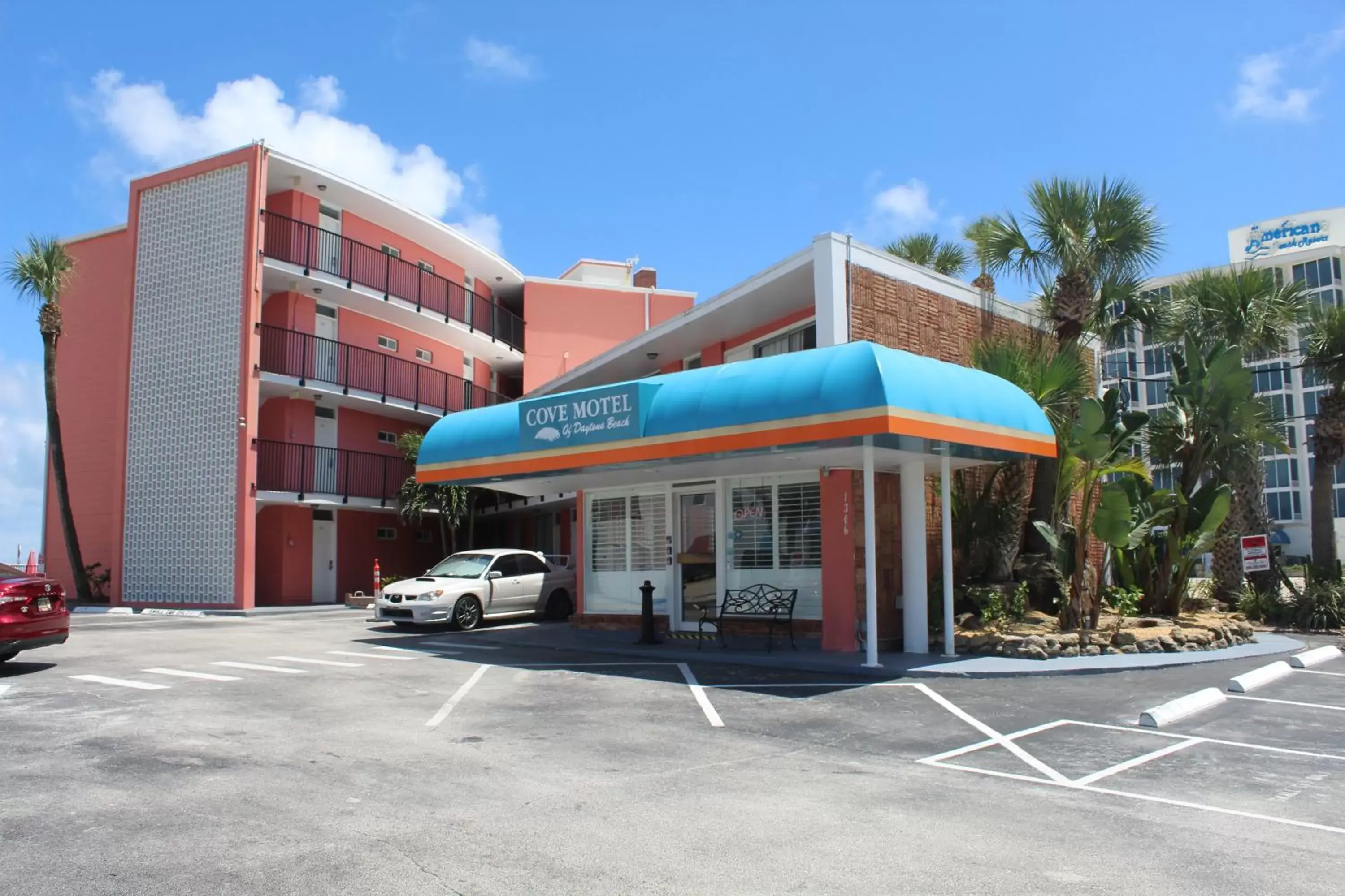 Property Building in Cove Motel Oceanfront