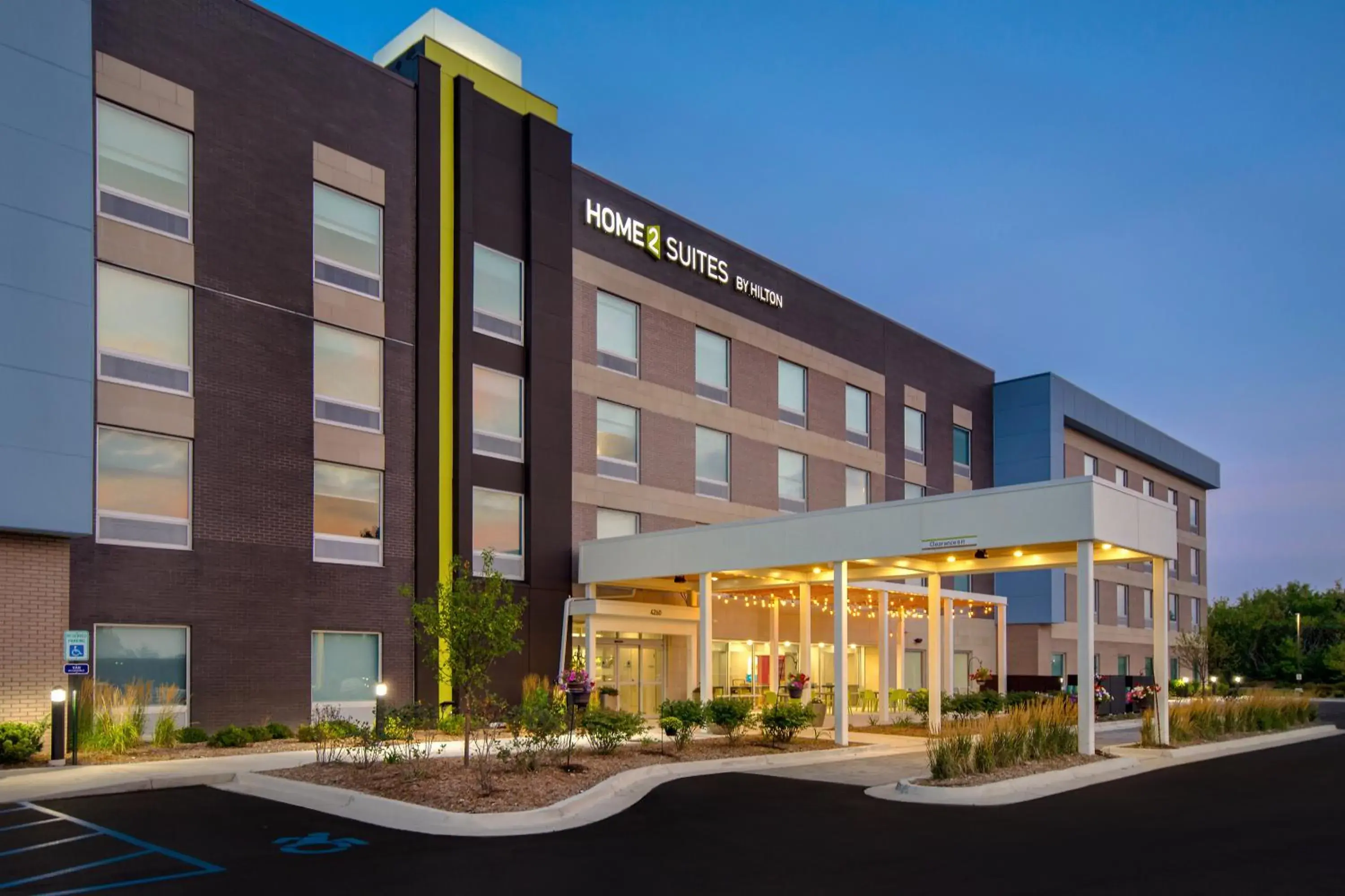Property Building in Home2 Suites By Hilton Grand Rapids Airport