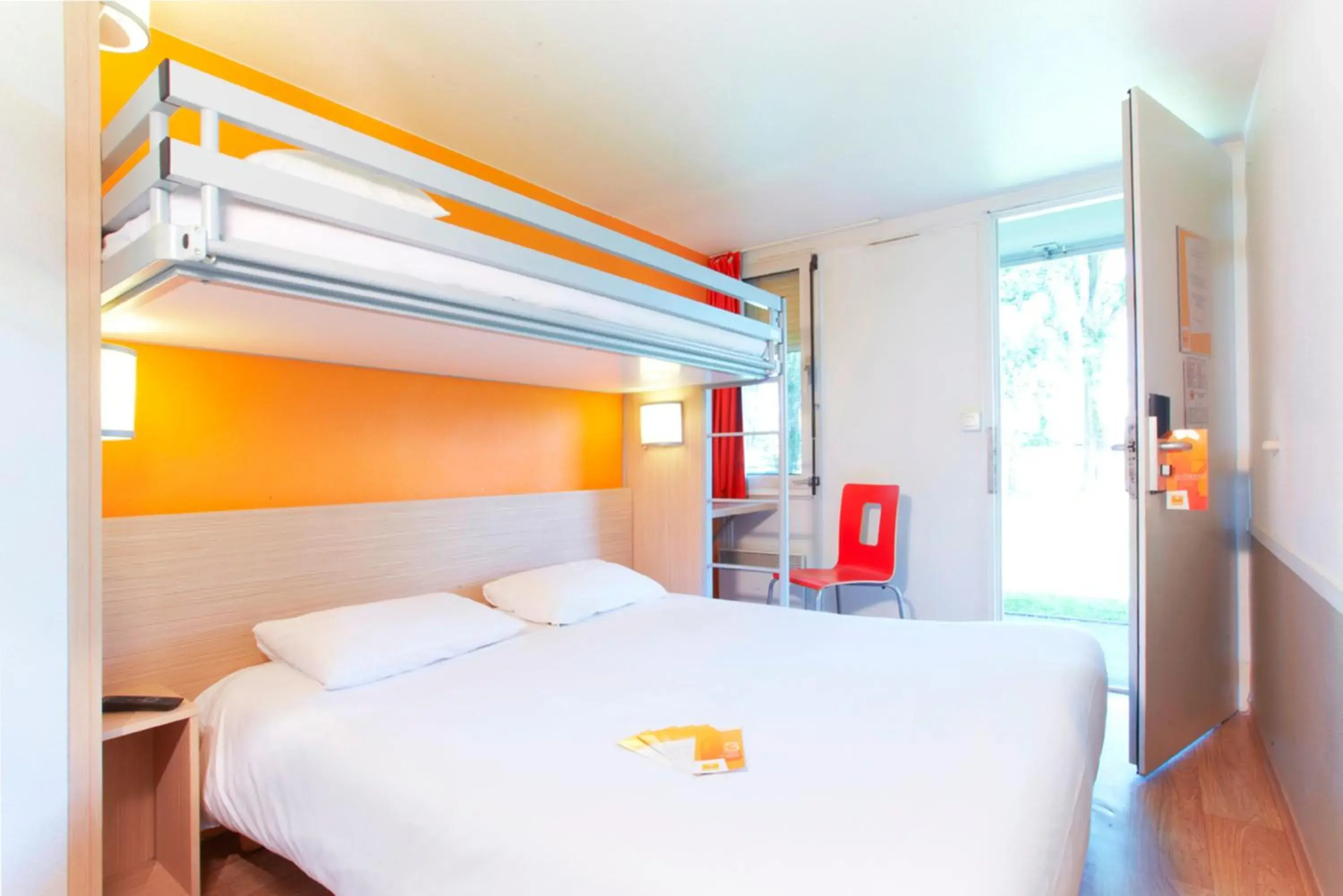 Bedroom, Bunk Bed in Premiere Classe Bordeaux Est Lormont