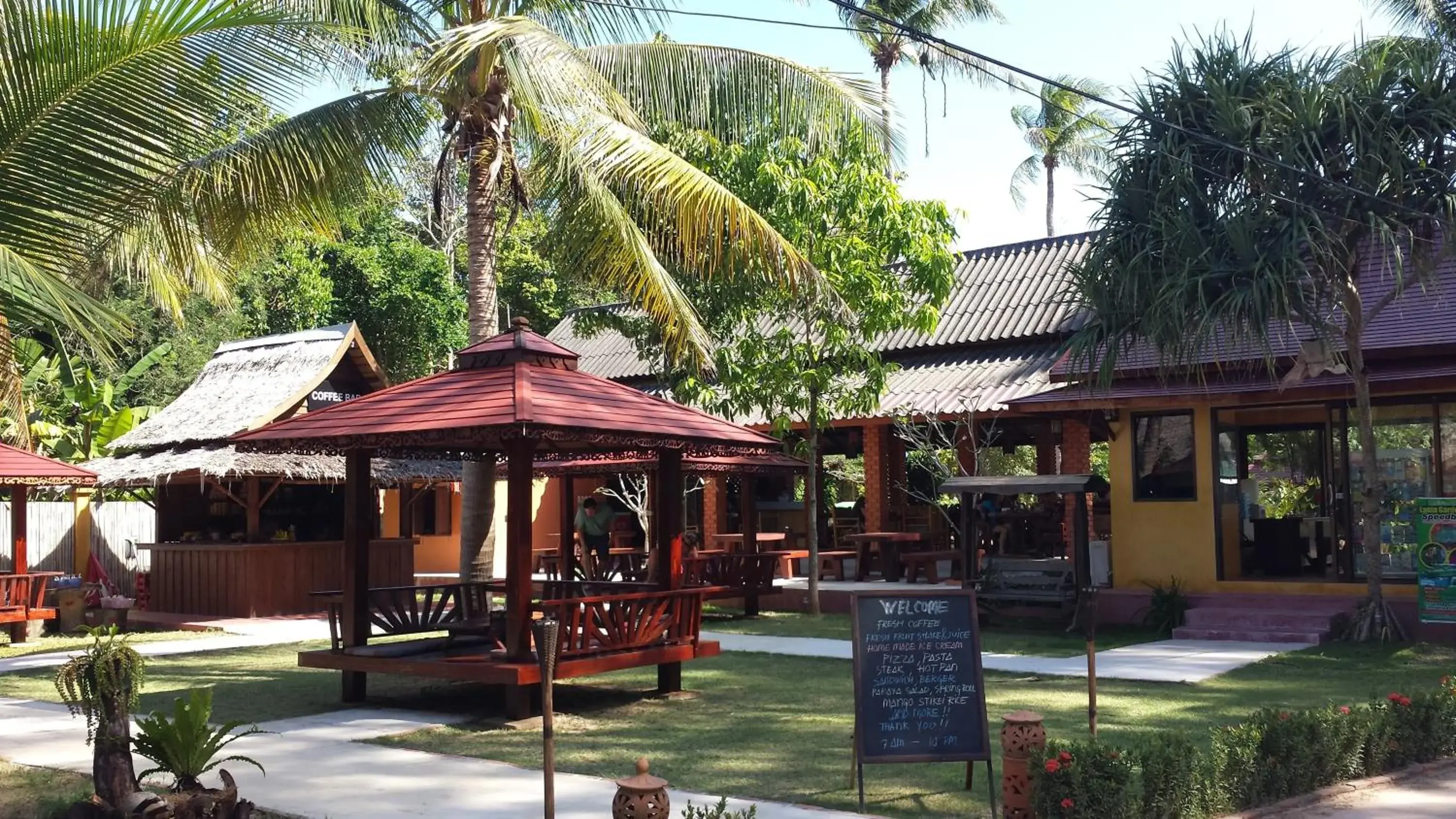 Restaurant/places to eat, Property Building in Lanta Pearl Beach Resort