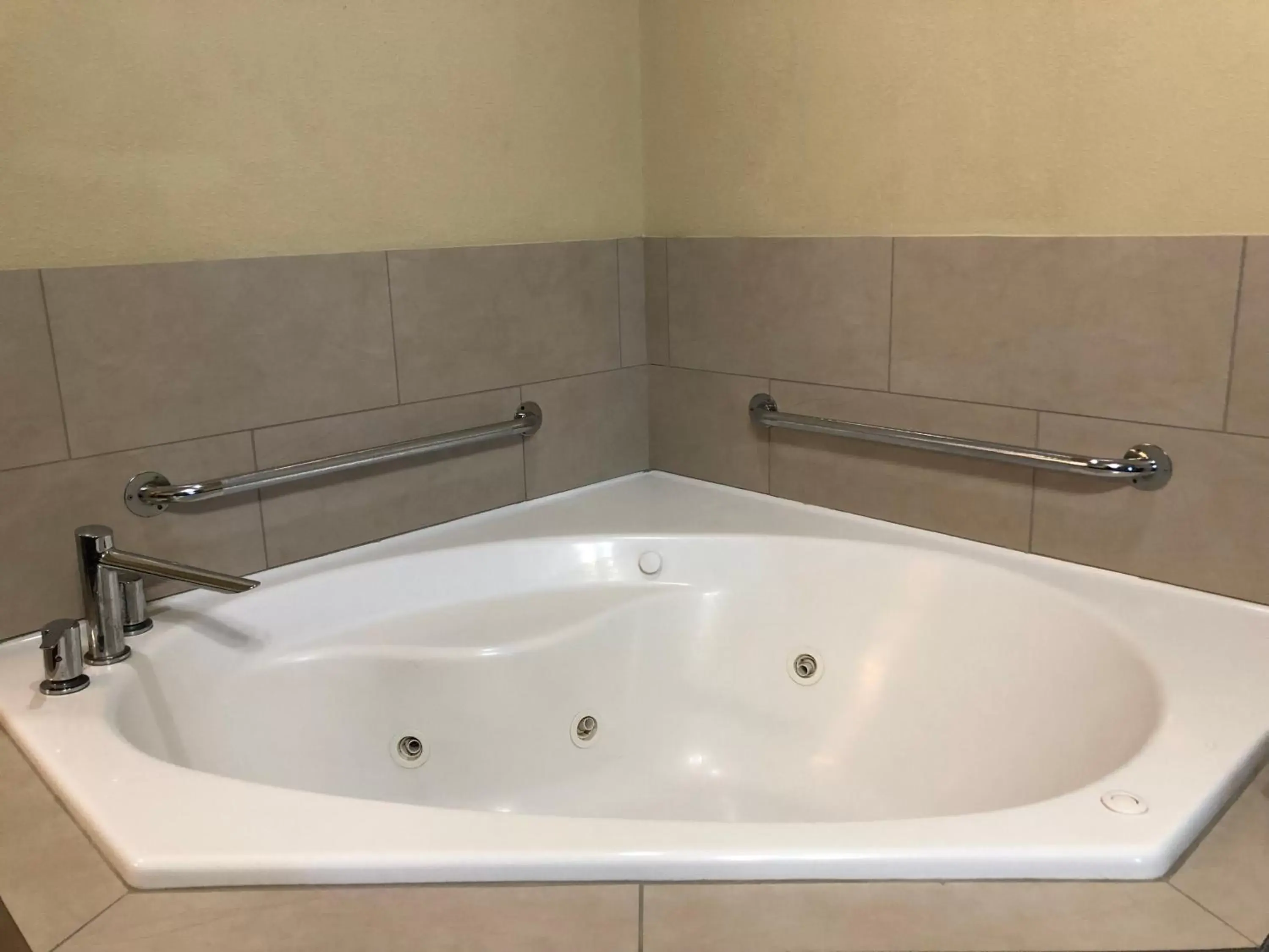 Bathroom in Best Western Plus Hill Country Suites - San Antonio