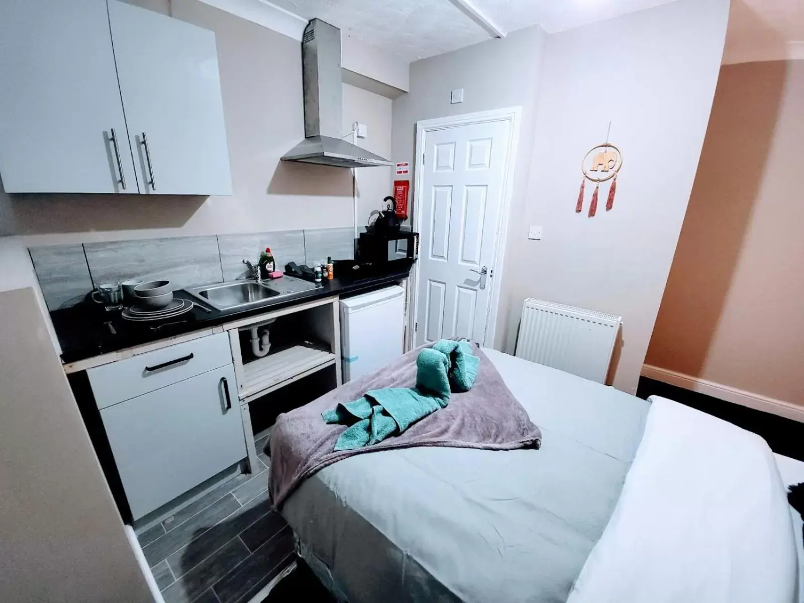 Kitchen/Kitchenette in Easy Living Nottingham - Burns Street