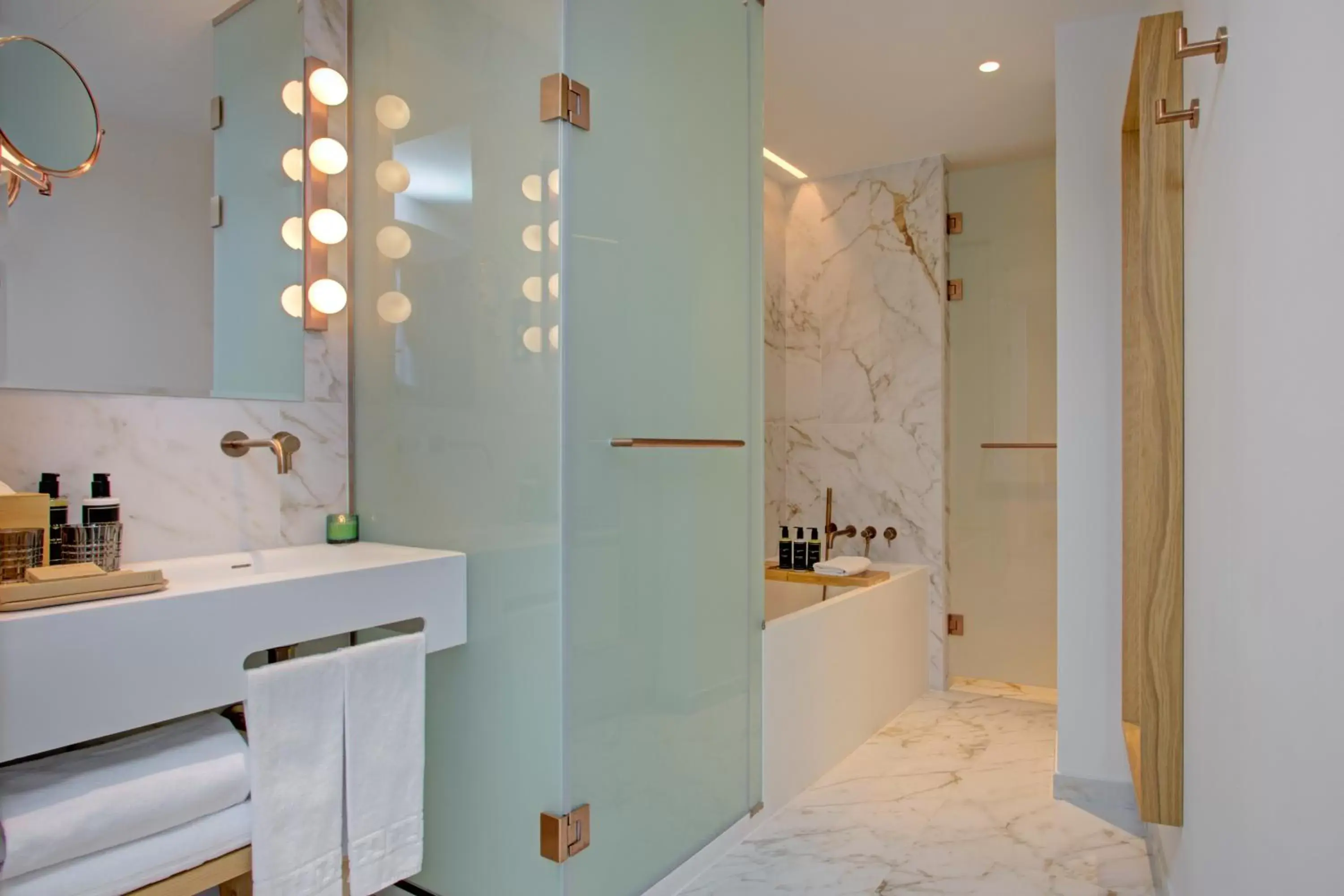 Shower, Bathroom in UMusic Hotel Madrid