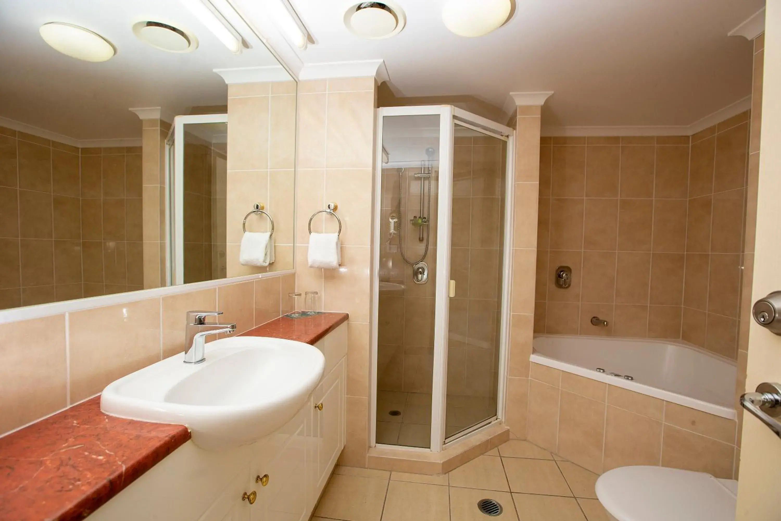 Shower, Bathroom in Springwood Tower Apartment Hotel