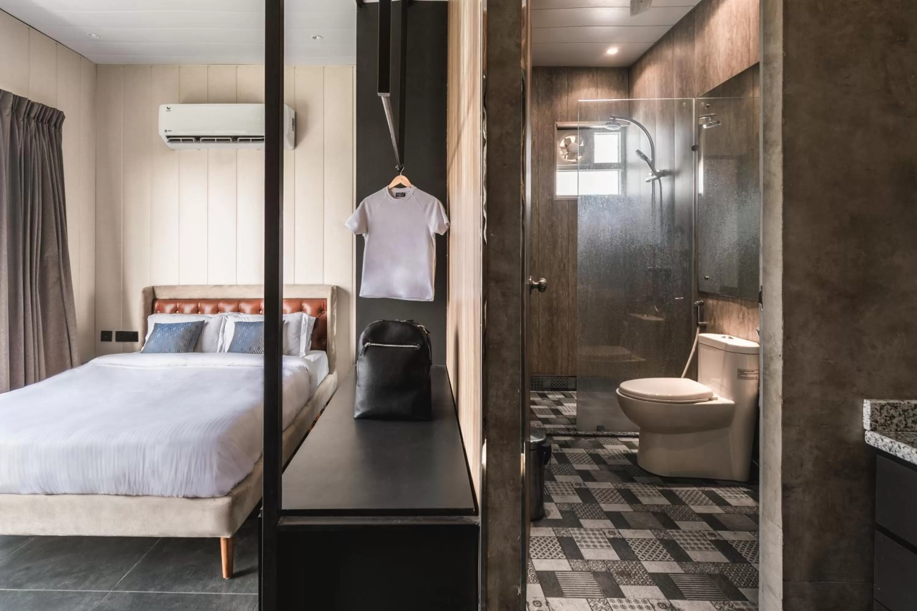 Bathroom in LetsBunk Poshtel & Suites