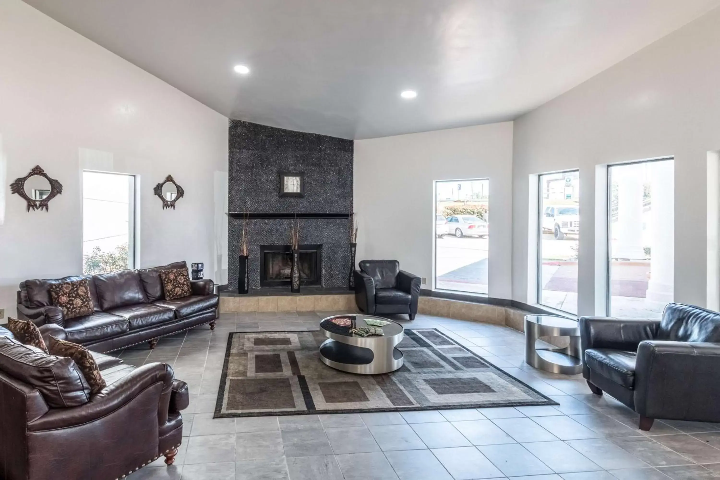 Lobby or reception, Seating Area in Studio 6-Arlington, TX