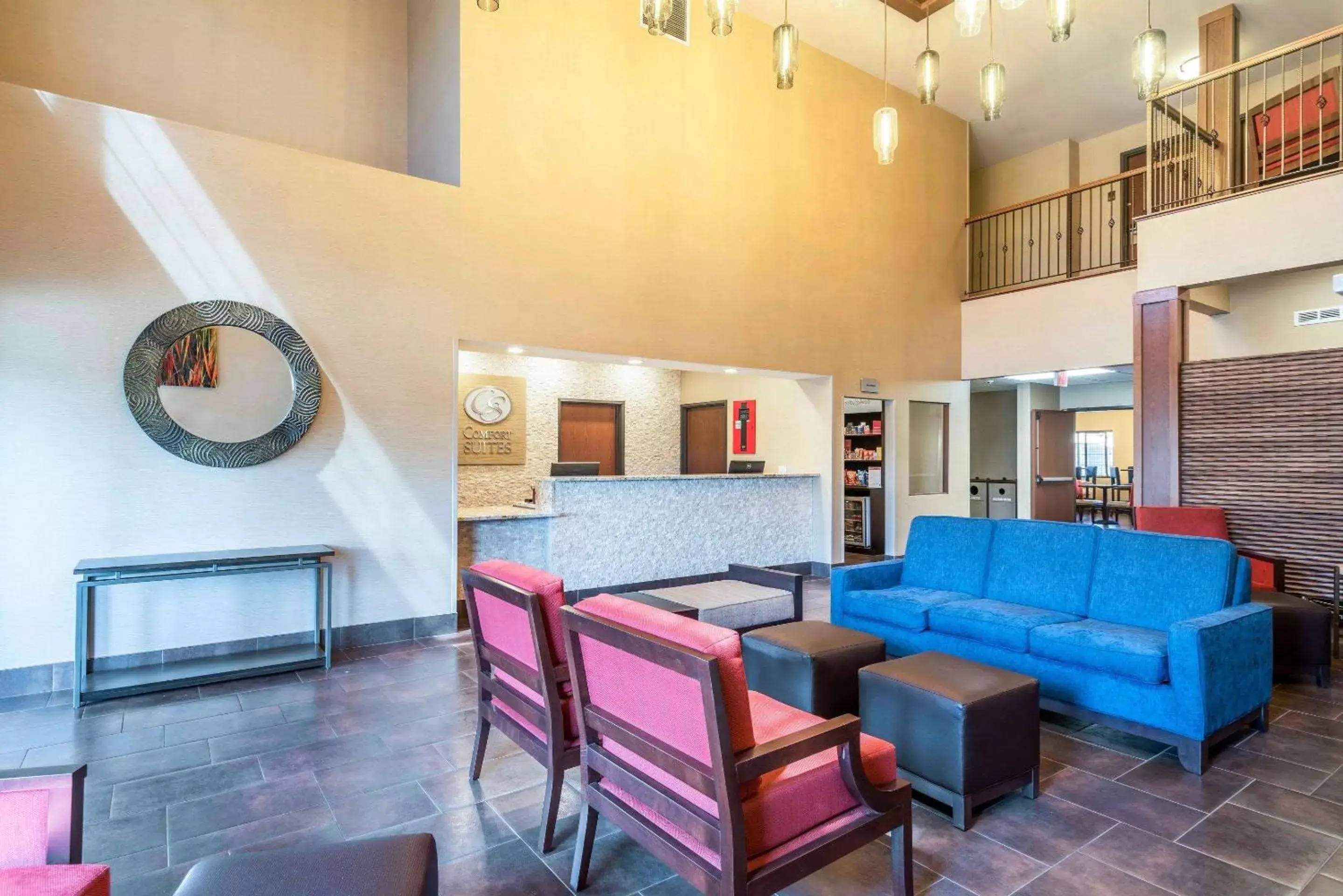 Lobby or reception in Comfort Suites Yakima
