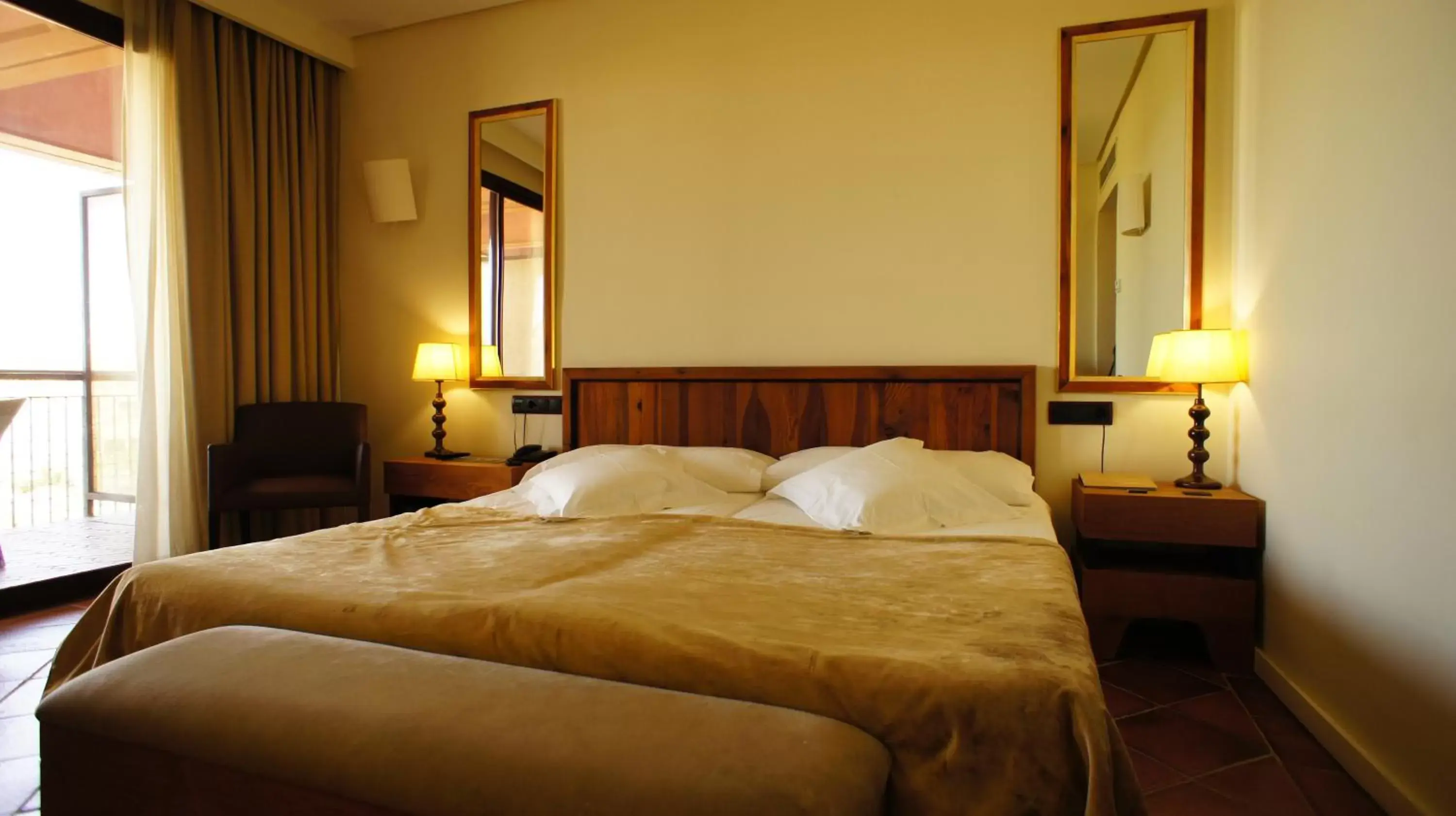 Bed in Hotel Cigarral el Bosque