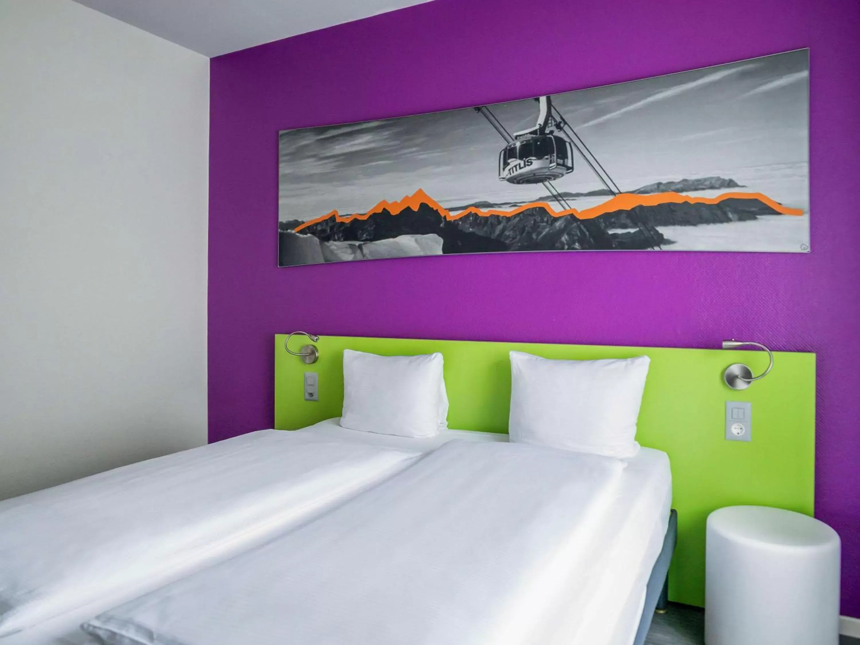 Photo of the whole room, Bed in ibis Styles Luzern