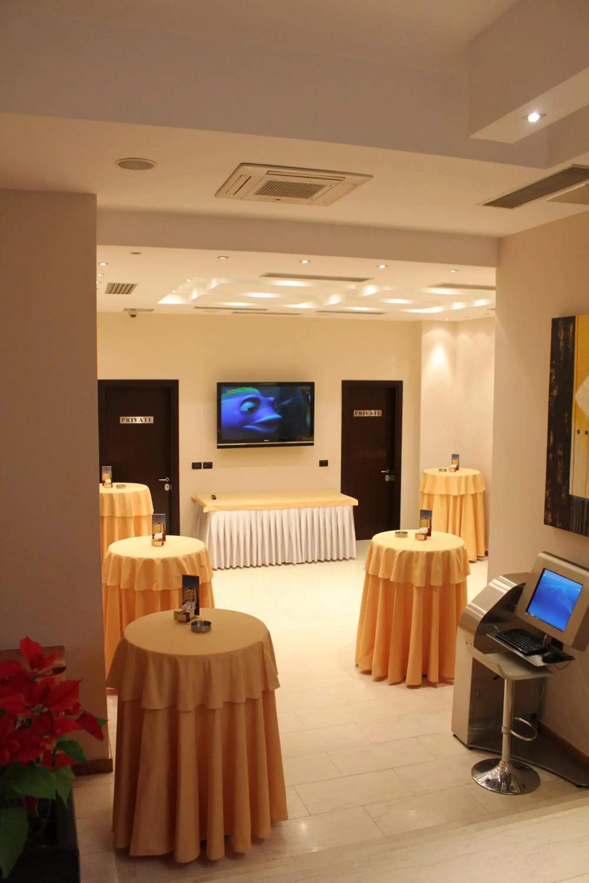 Business facilities, Banquet Facilities in MonarC Hotel