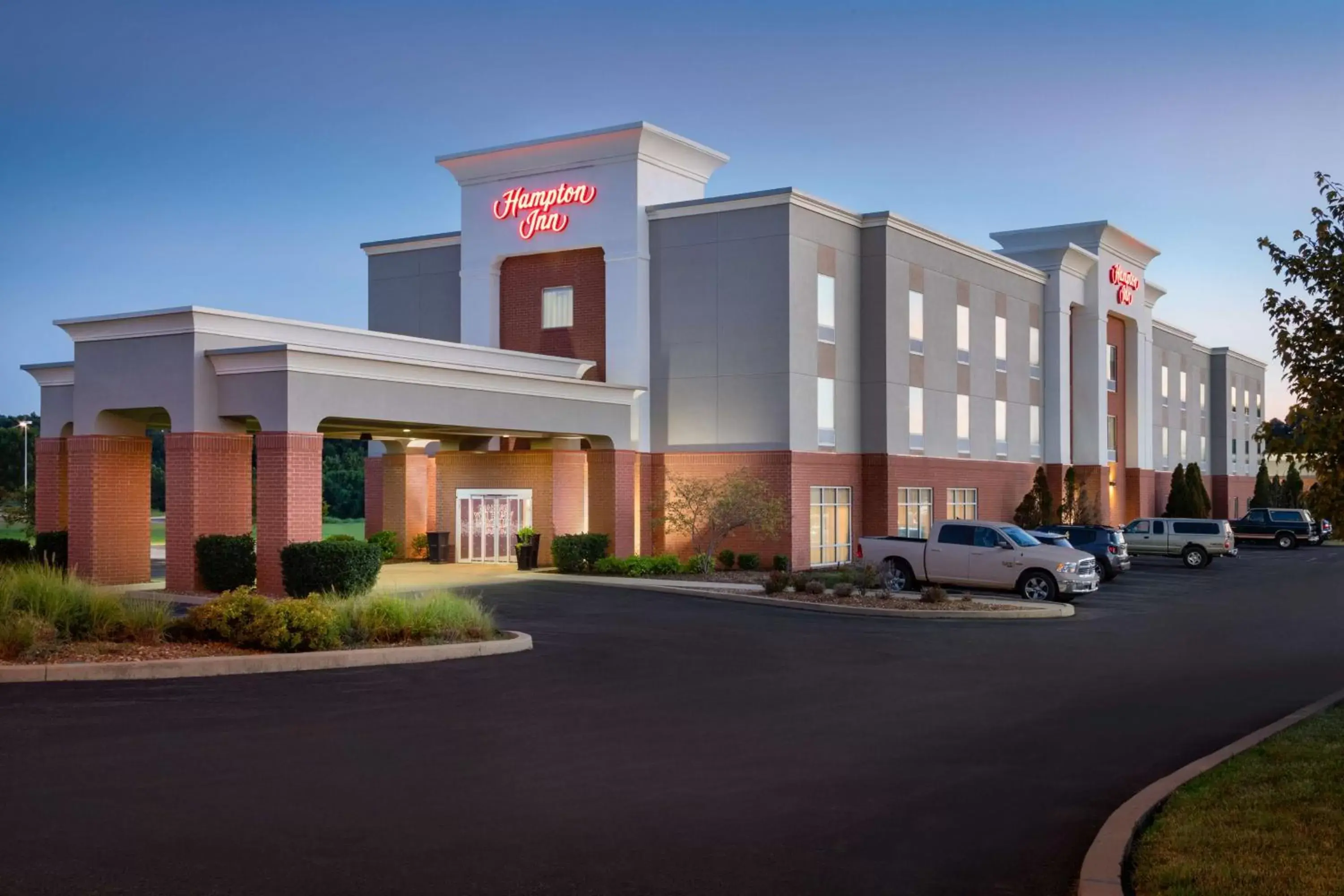 Property building in Hampton Inn St. Louis-Columbia Property building in Hampton Inn St. Louis-Columbia