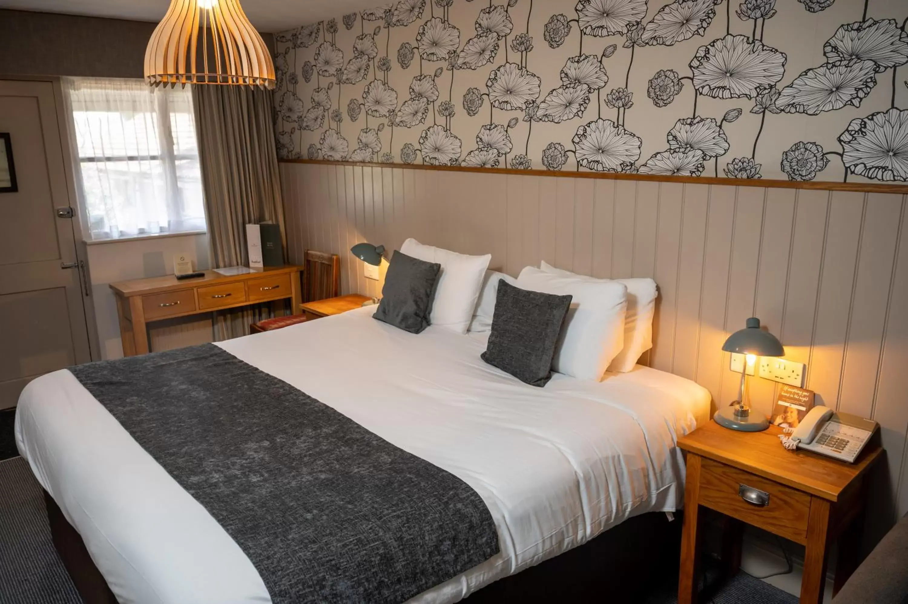 Bed in Cedars Inn by Greene King Inns Bed in Cedars Inn by Greene King Inns