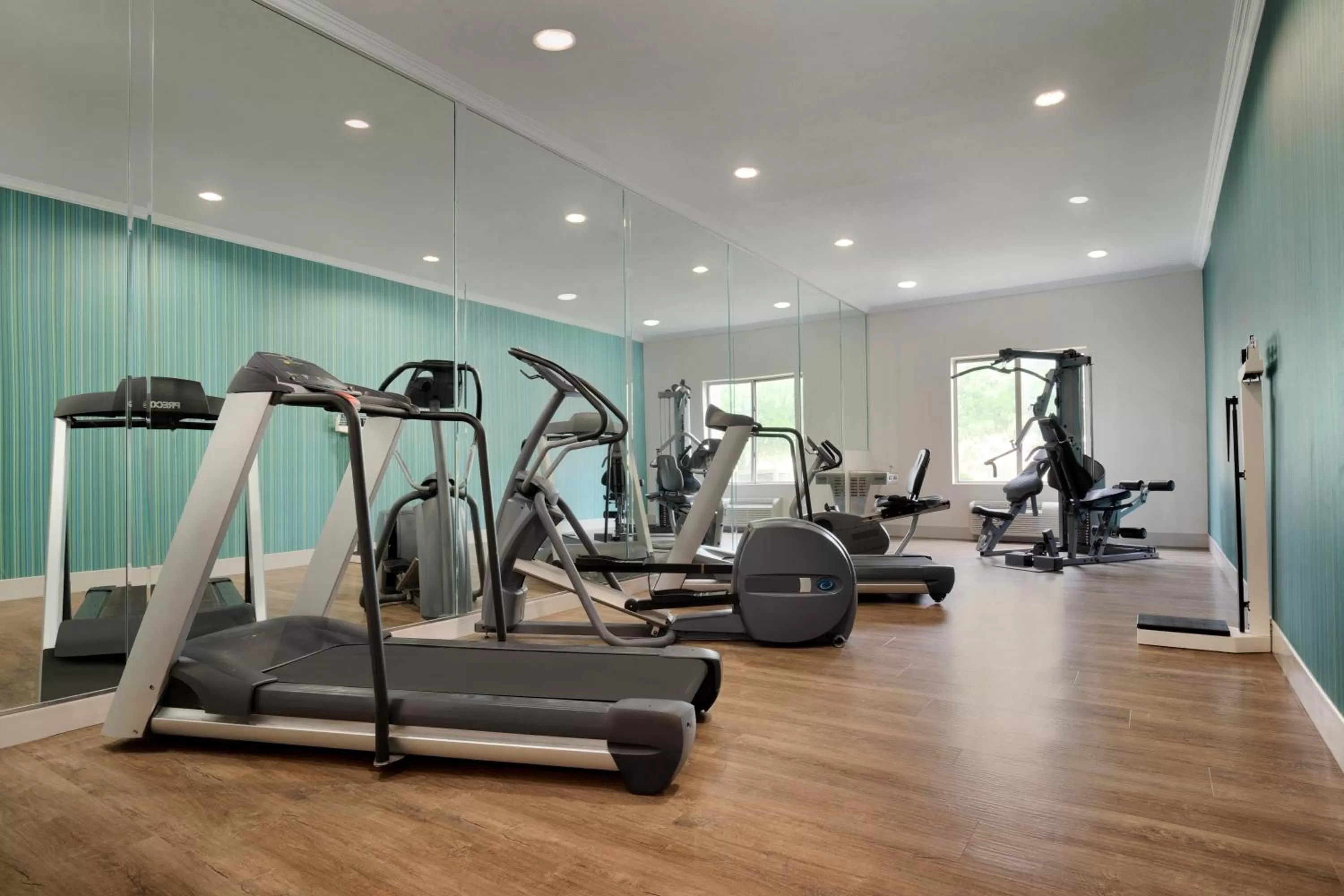 Fitness centre/facilities in Holiday Inn Express Hotel & Suites Dallas NE - Allen by IHG
